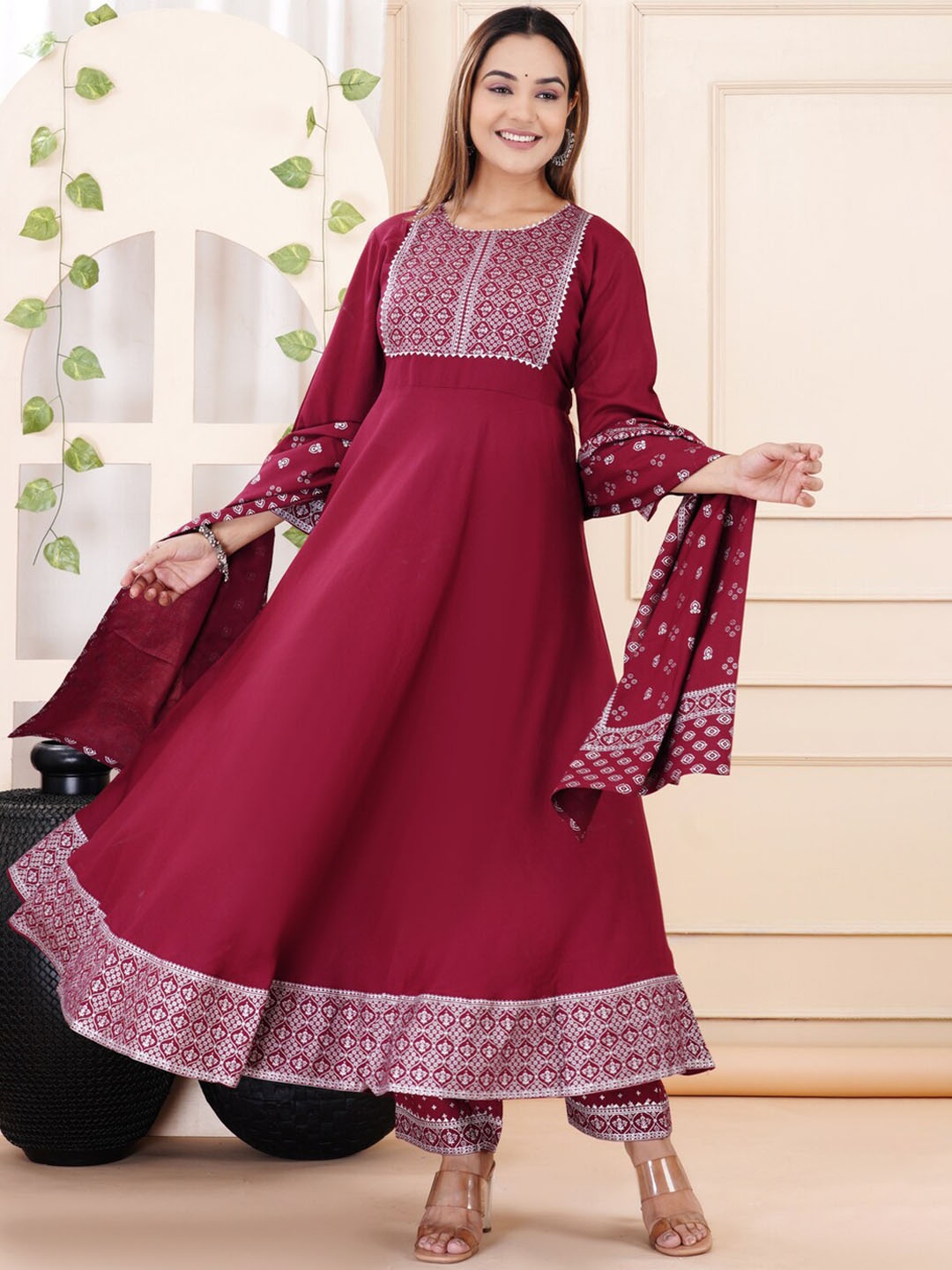 

HEERAJI Floral Printed Empire Gotta Patti Kurta With Palazzo & Dupatta, Maroon