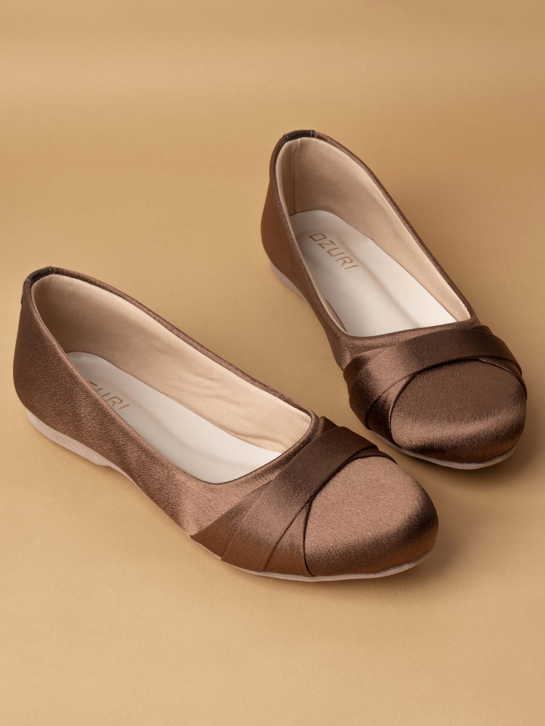 

Ozuri Textured Round Toe Ballerinas, Brown