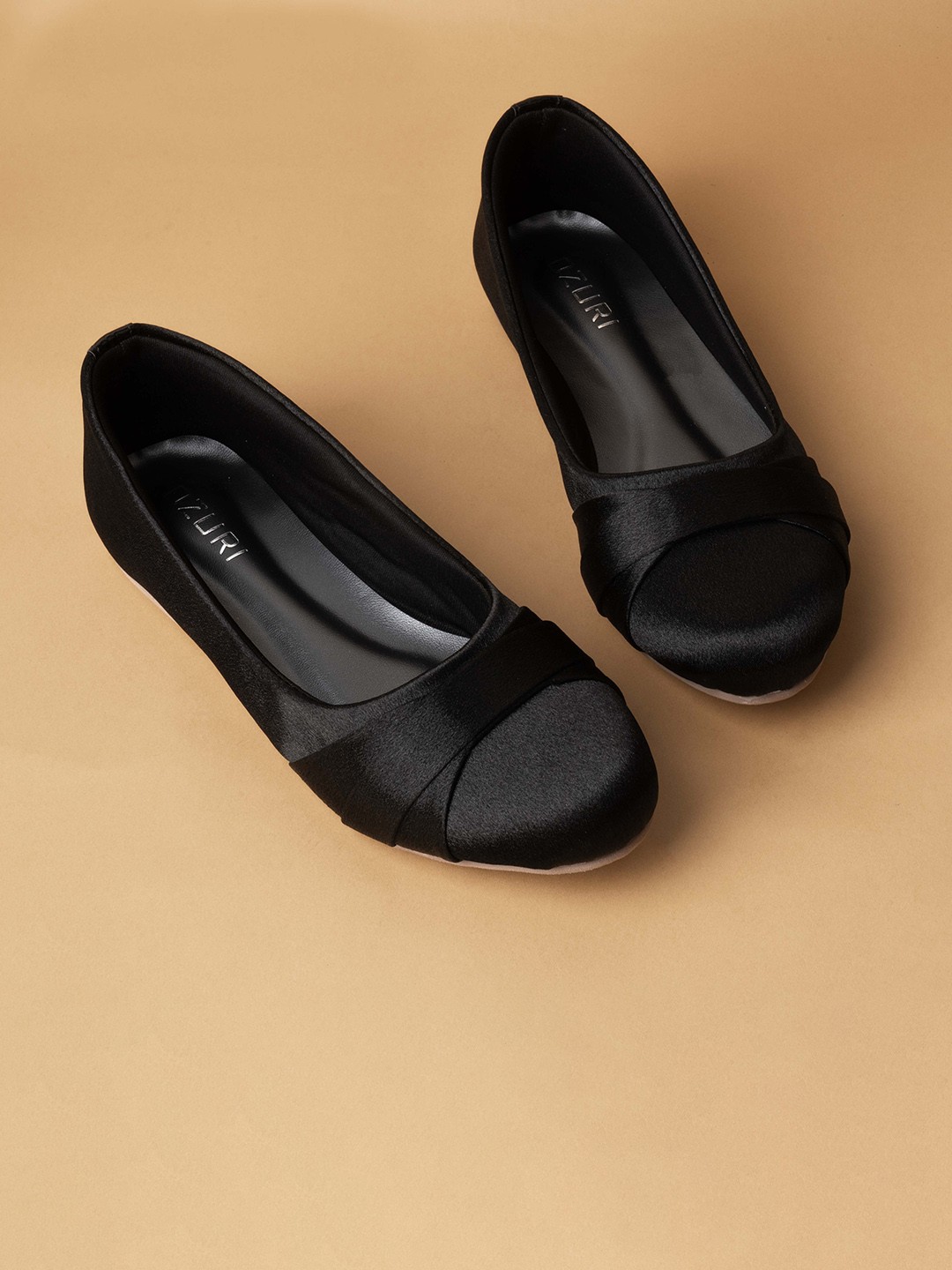 

Ozuri Round Toe Ballerinas, Black