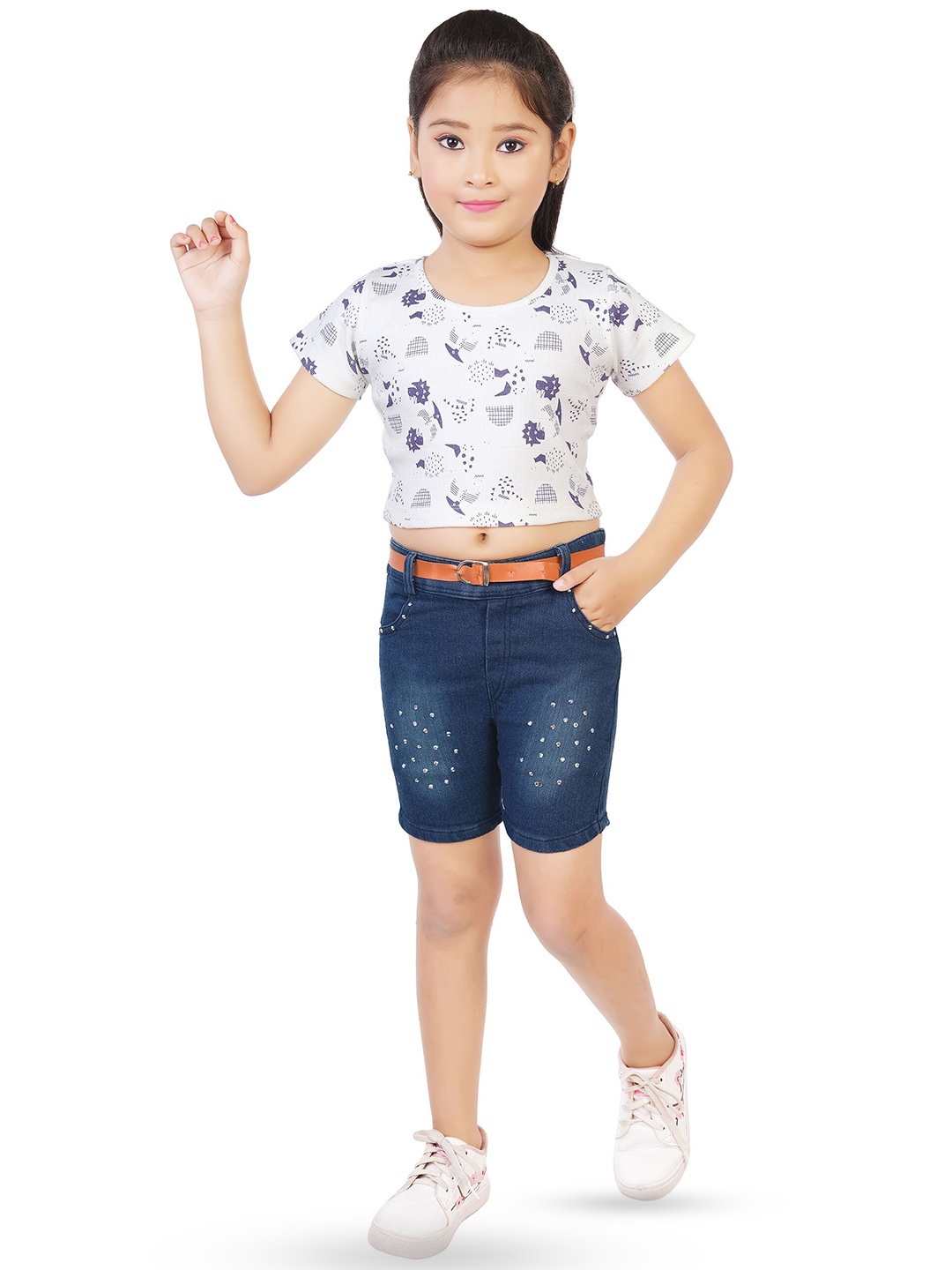 

CELEBRITY CLUB Girls Printed Crop Top with Shorts, White