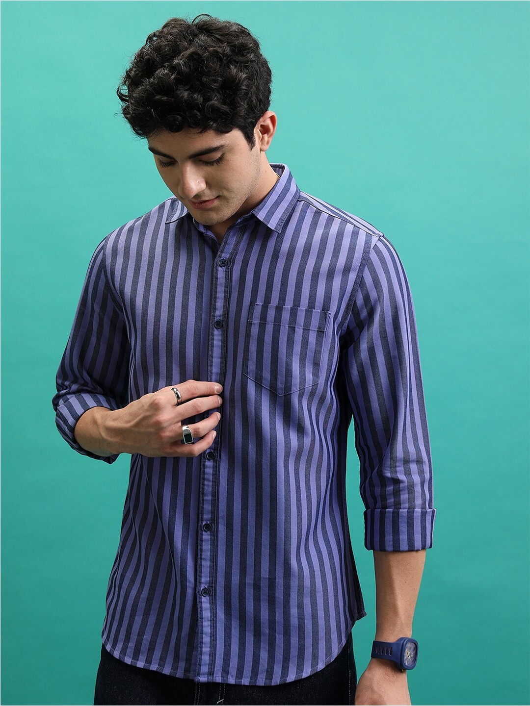 

Highlander Men Reg Collar Full Sleeve Striped Shirt, Blue