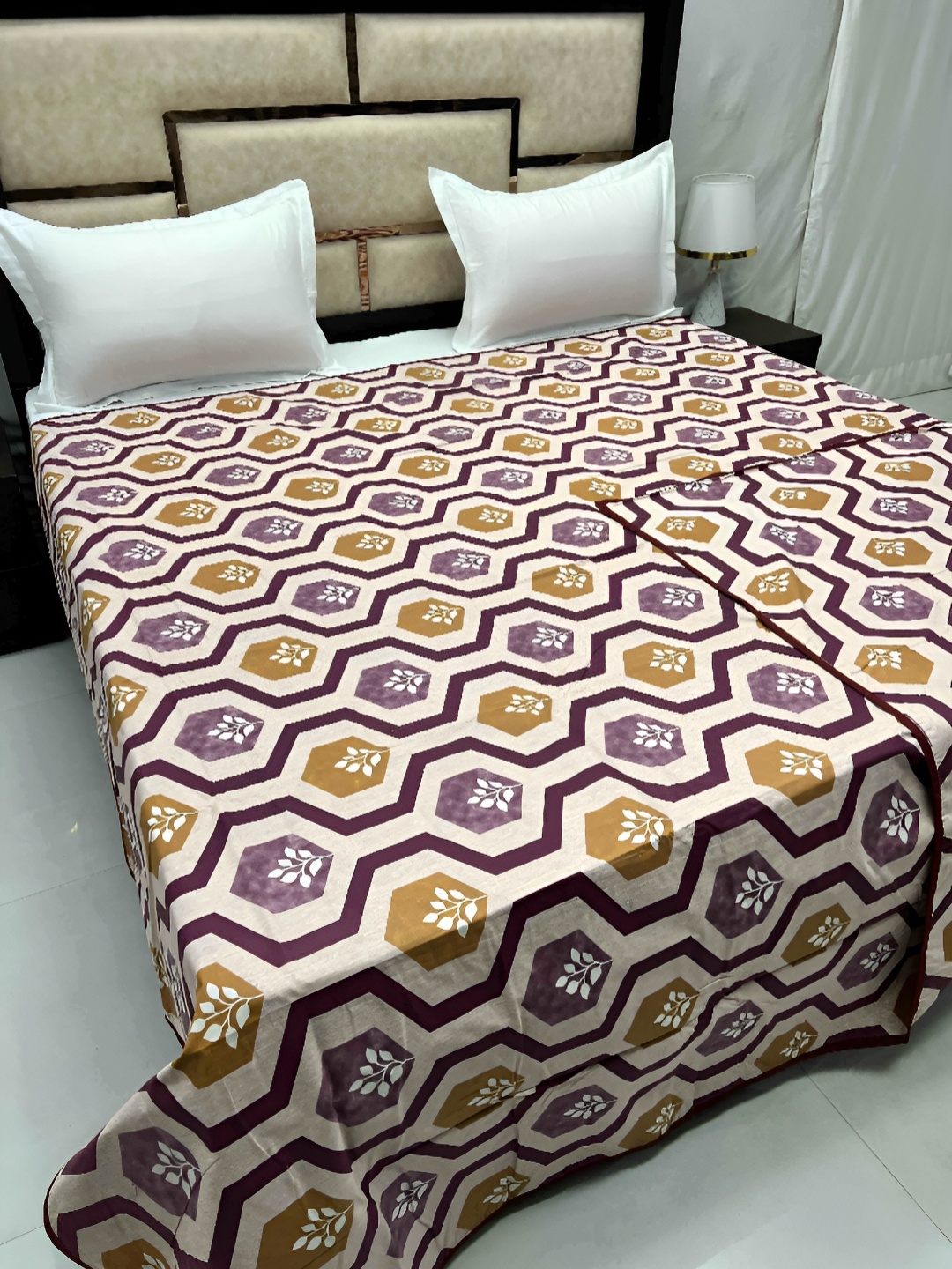 

Pure Decor Beige & Purple Geometric Printed 300 TC Pure Cotton Super King Duvet Cover