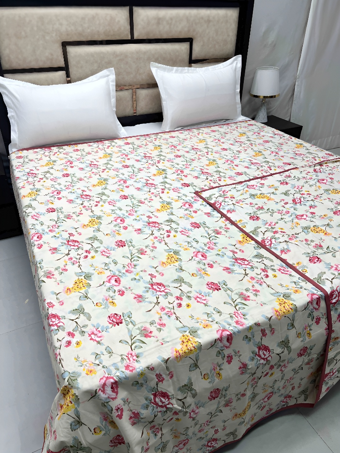 

Pure Decor Off White & Pink Floral Printed 300 TC Pure Cotton Super King Duvet Cover