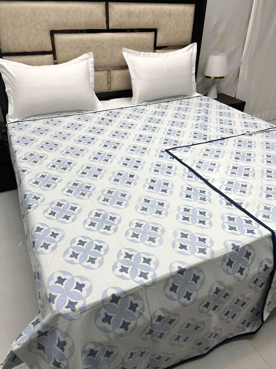 

Pure Decor Grey & Blue Floral Printed 300 TC Pure Cotton Super King Duvet Cover