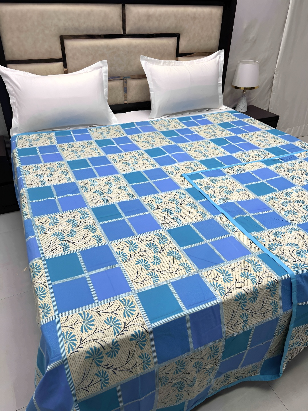 

Pure Decor Blue & Beige Floral Printed 300 TC Pure Cotton Super King Duvet Cover