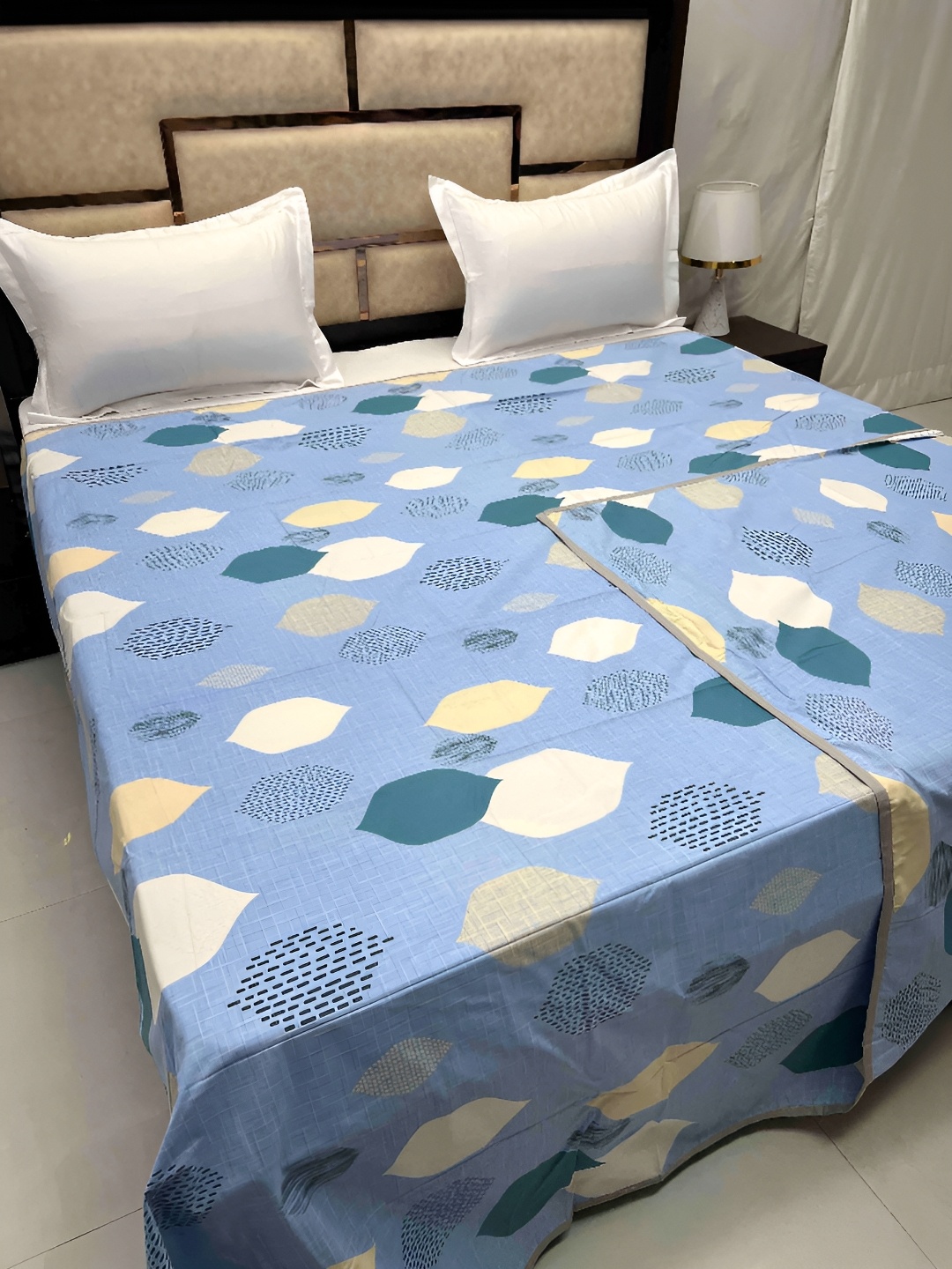 

Pure Decor Blue & White Geometric Printed 300 TC Pure Cotton Super King Duvet Cover