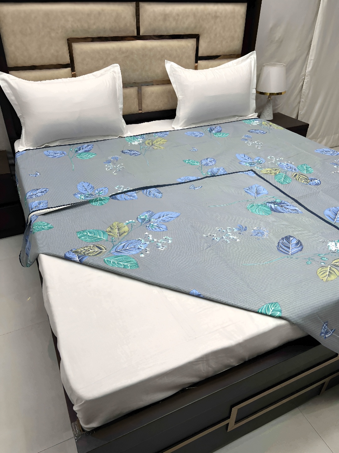 

Pure Decor Grey & Blue Floral Printed 300 TC Pure Cotton Super King Duvet Cover