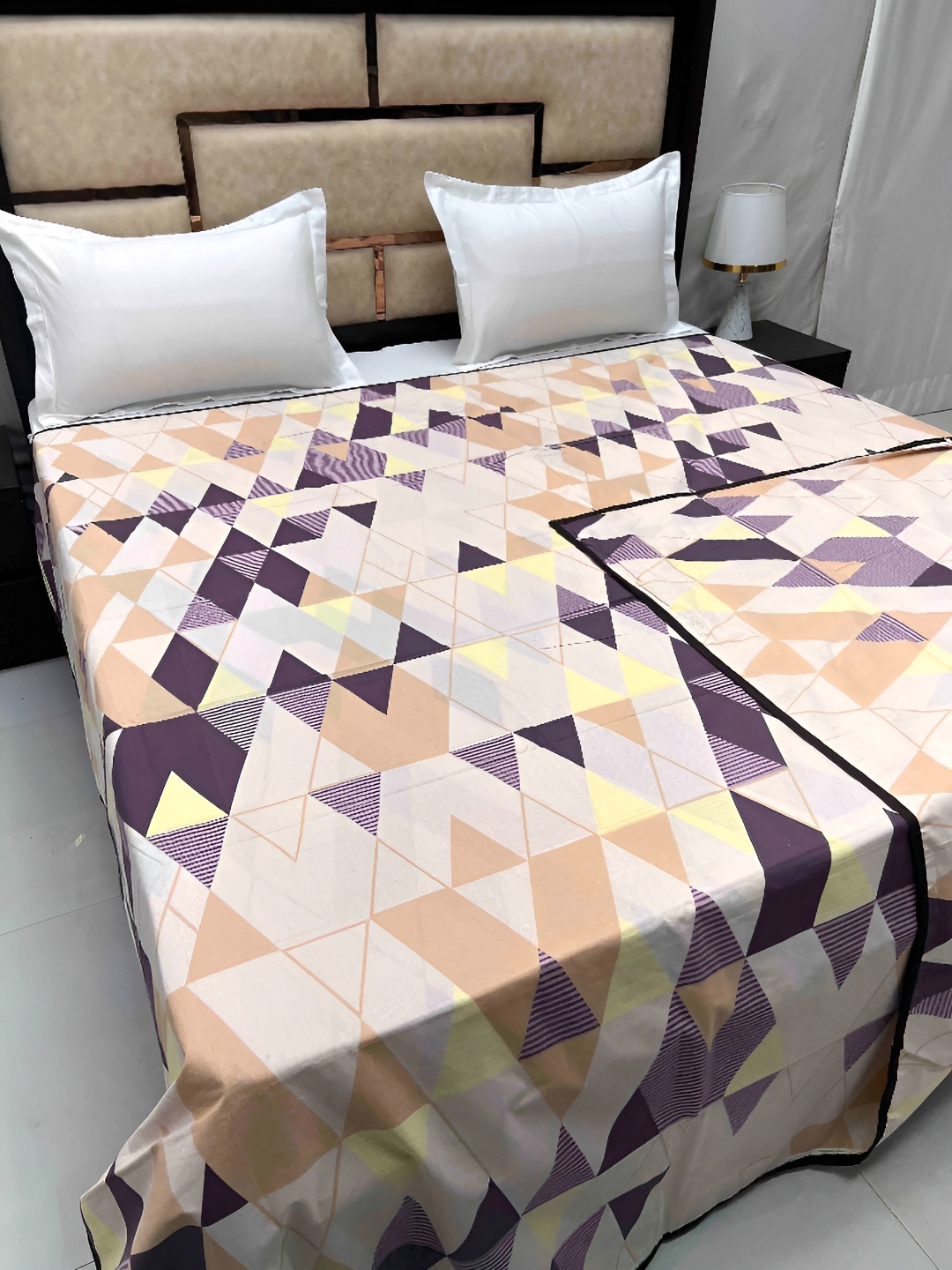 

Pure Decor Off White & Purple Geometric Printed 300 TC Pure Cotton Super King Duvet Cover