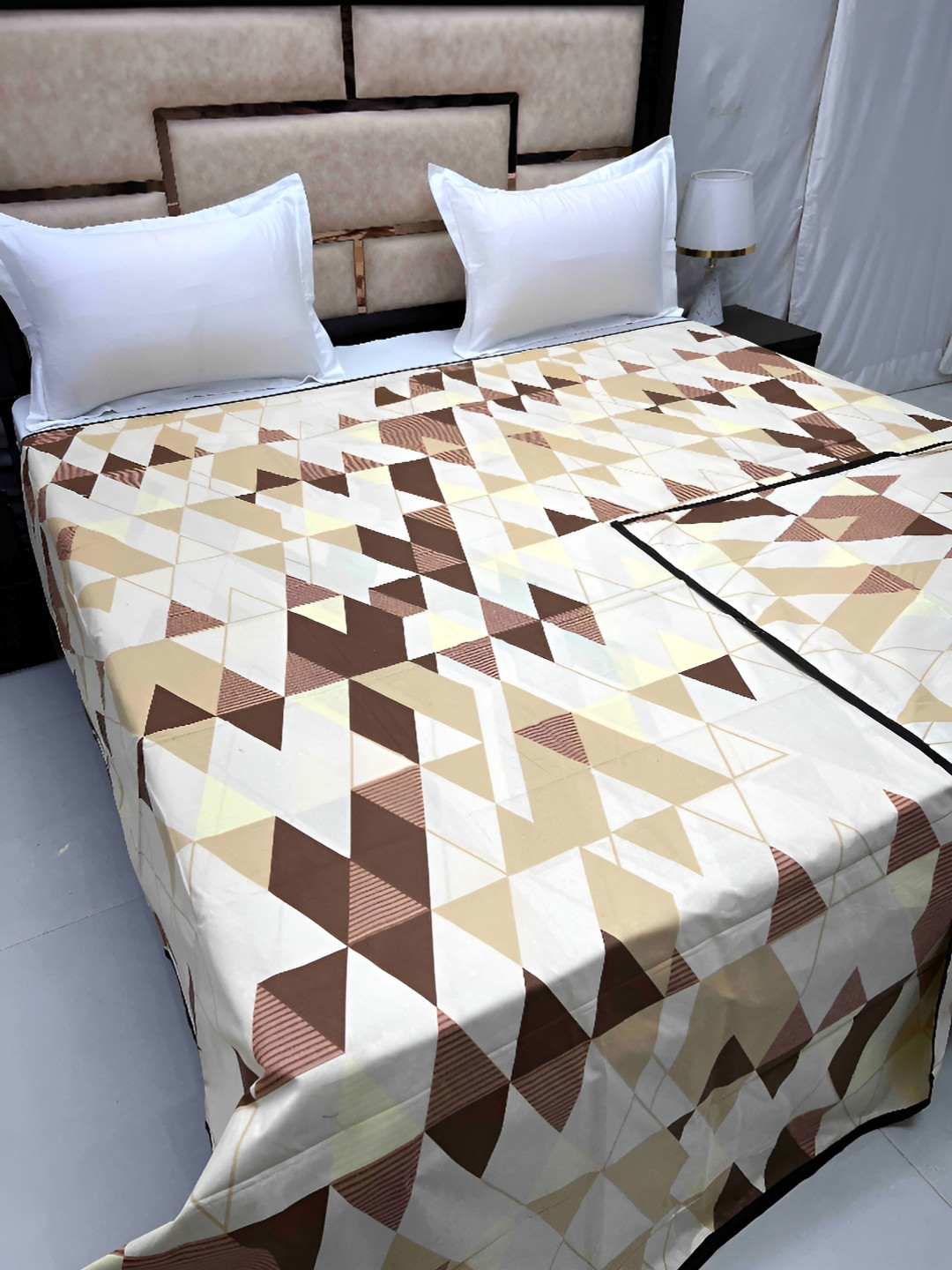 

Pure Decor Off White & Brown Geometric Printed 300 TC Pure Cotton Super King Duvet Cover