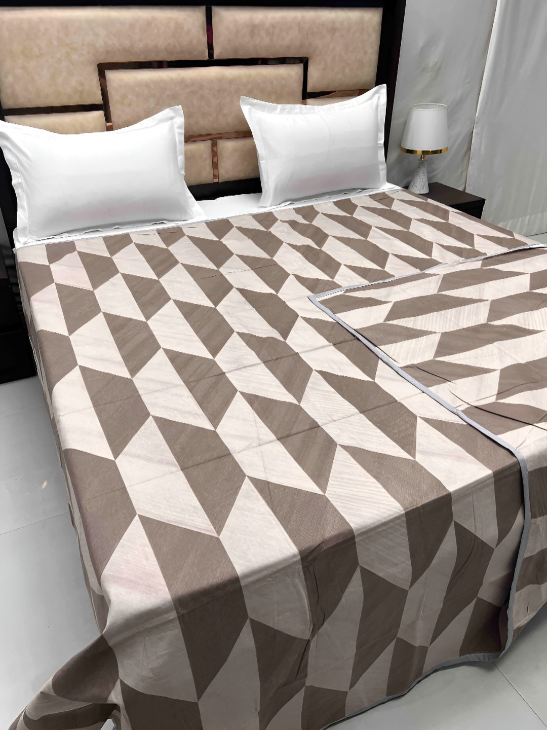 

Pure Decor Brown & Grey Geometric Printed 300 TC Pure Cotton Super King Duvet Cover