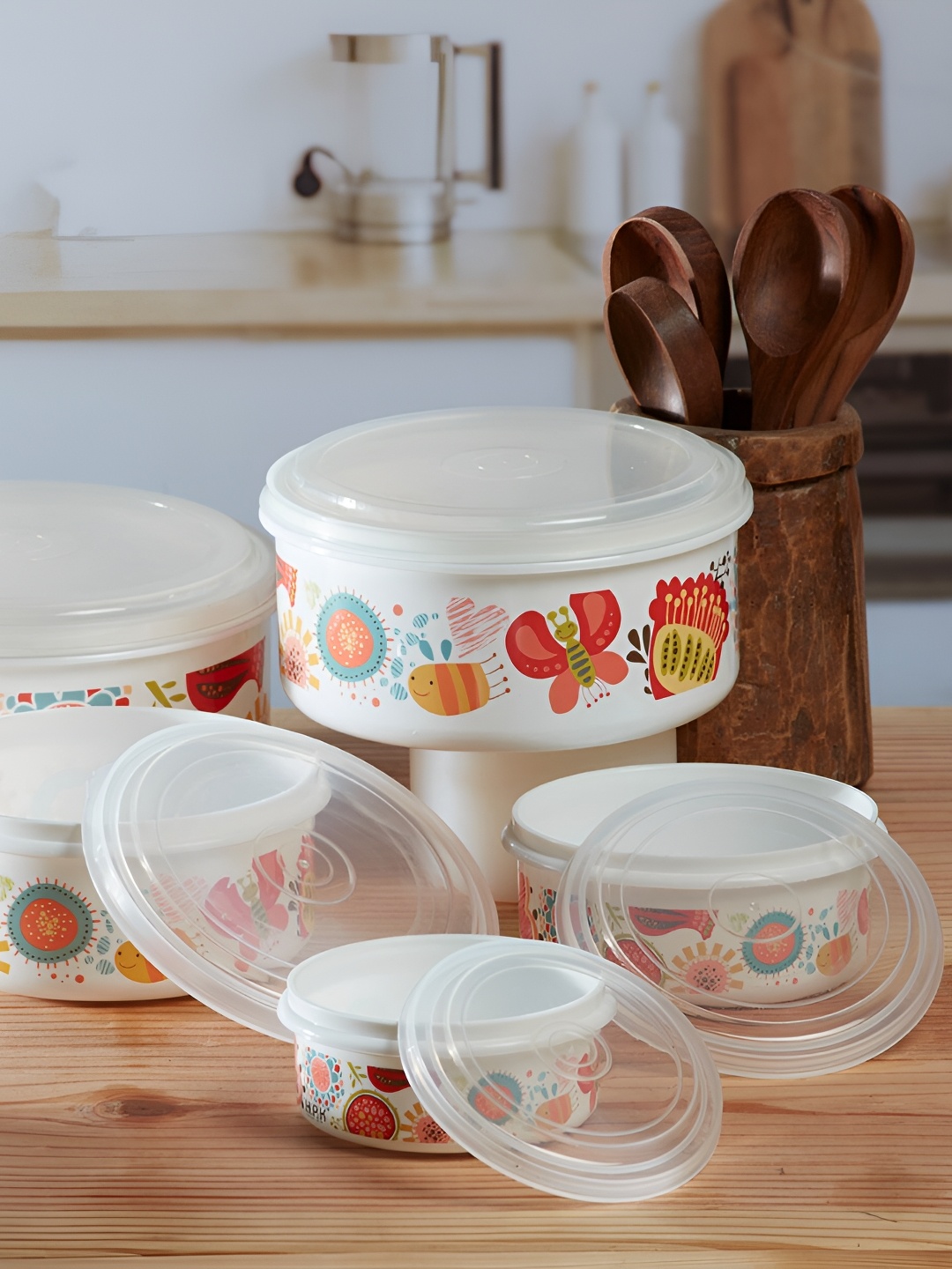 

Kookee White & Orange 5 Pieces Food Containers