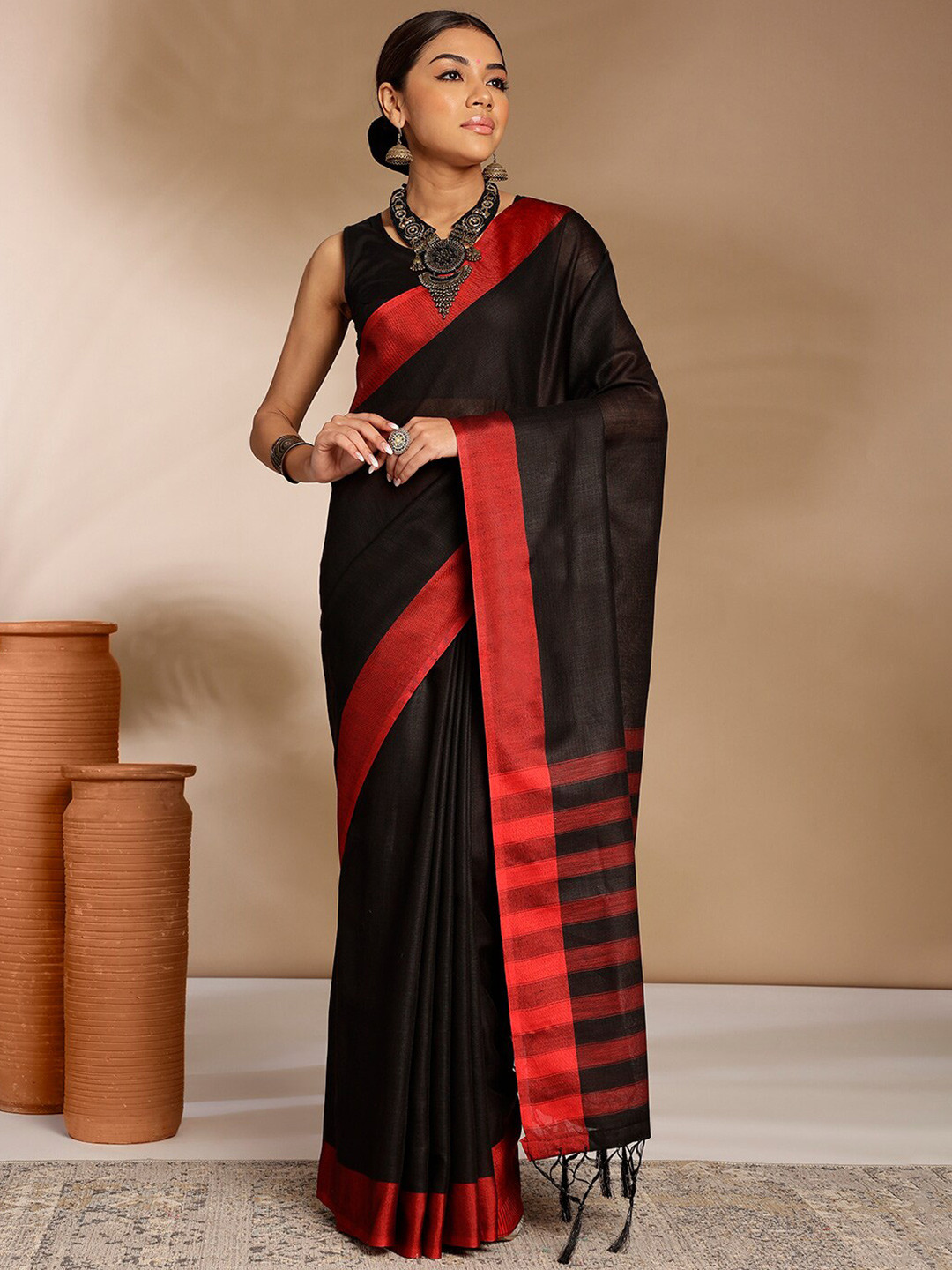 

Anouk Ethnic Solid Linen Saree, Black