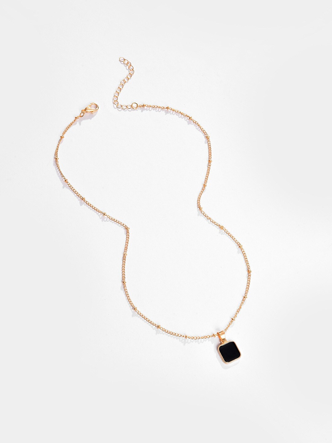 

DressBerry Gold-Plated Pendant With Chain