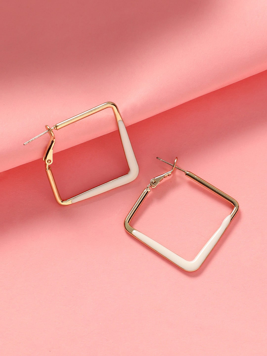 

DressBerry White Gold-Plated Contemporary Hoop Earrings