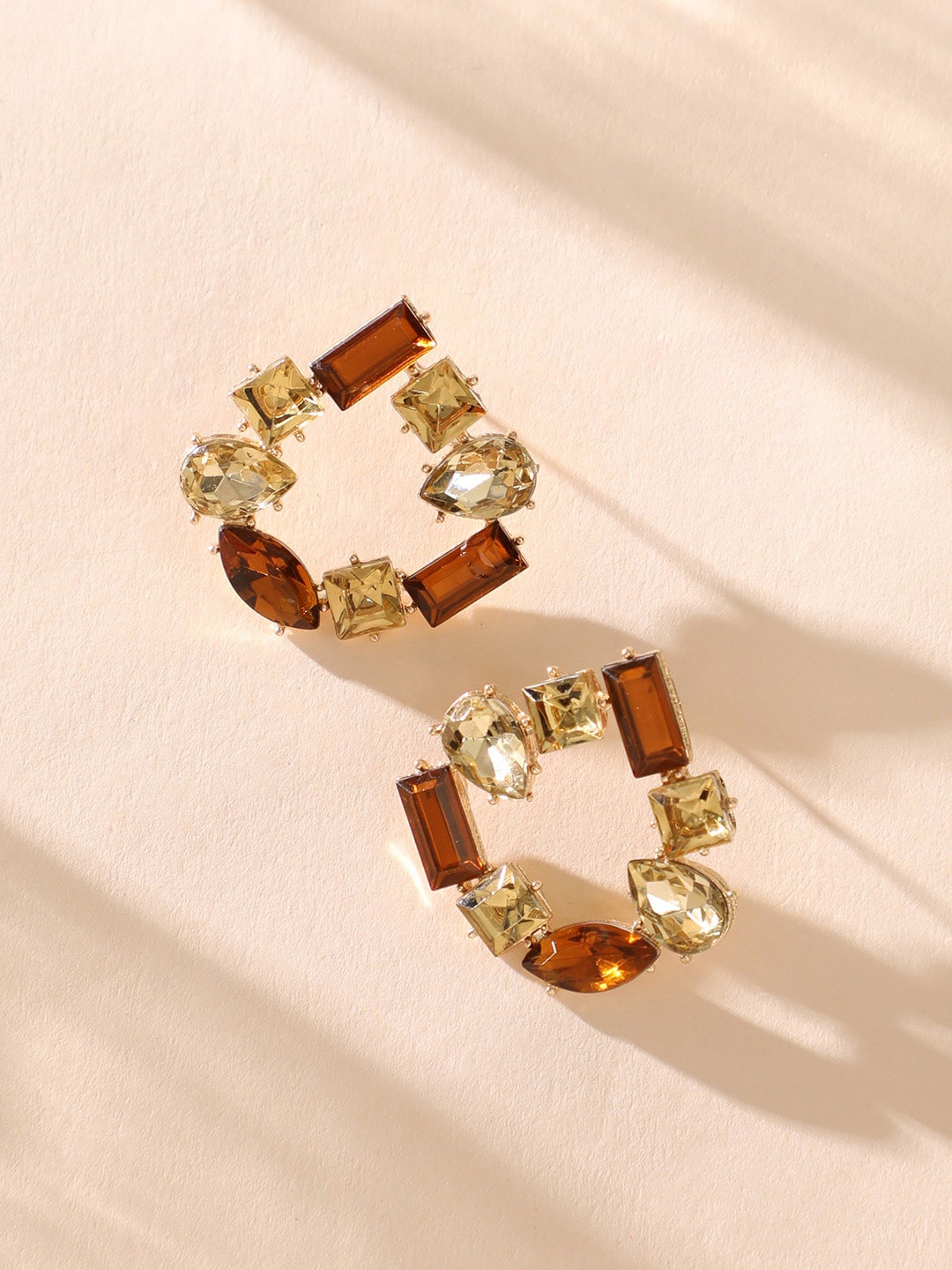 

DressBerry Gold-Plated Circular Hoop Earrings