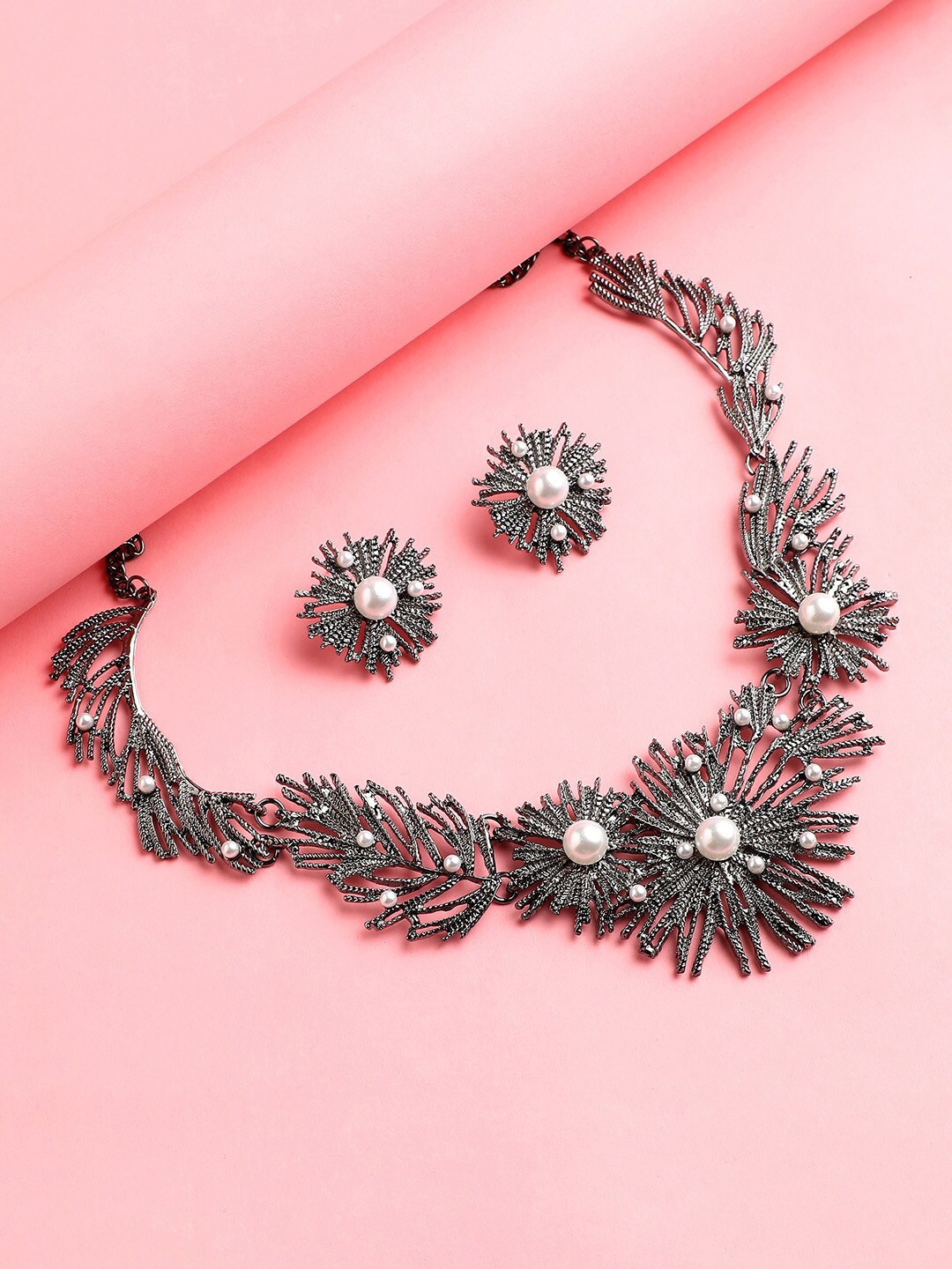 

DressBerry Silver-Toned Silver-Plated Pearl-Beaded Jewellery Set