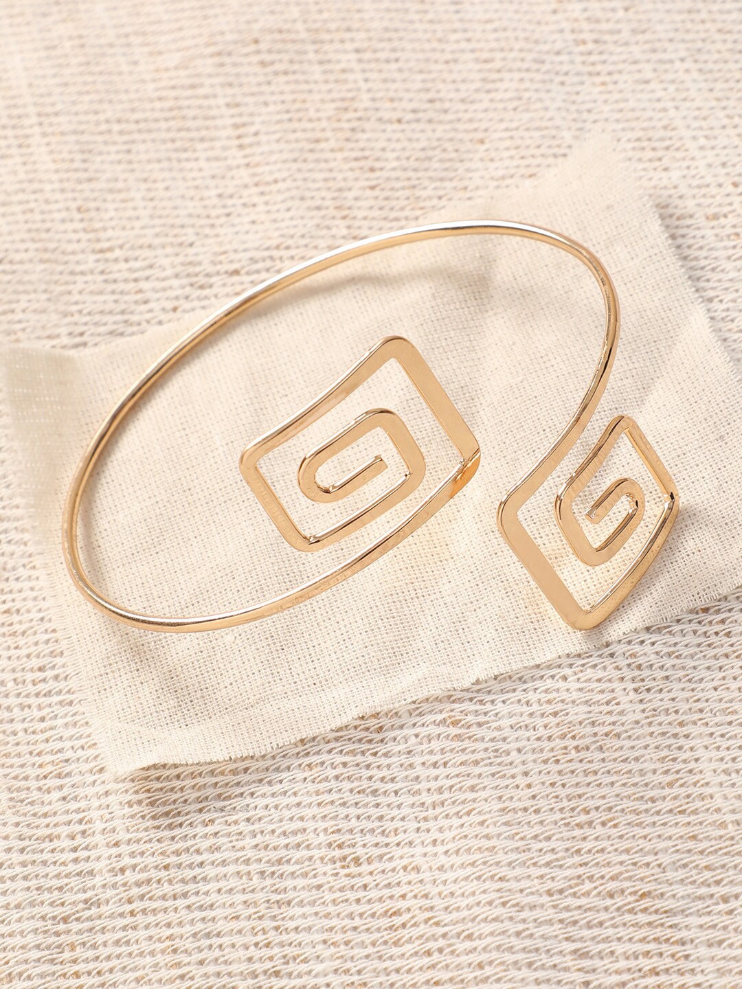 

DressBerry Gold-Toned Gold-Plated Armlet