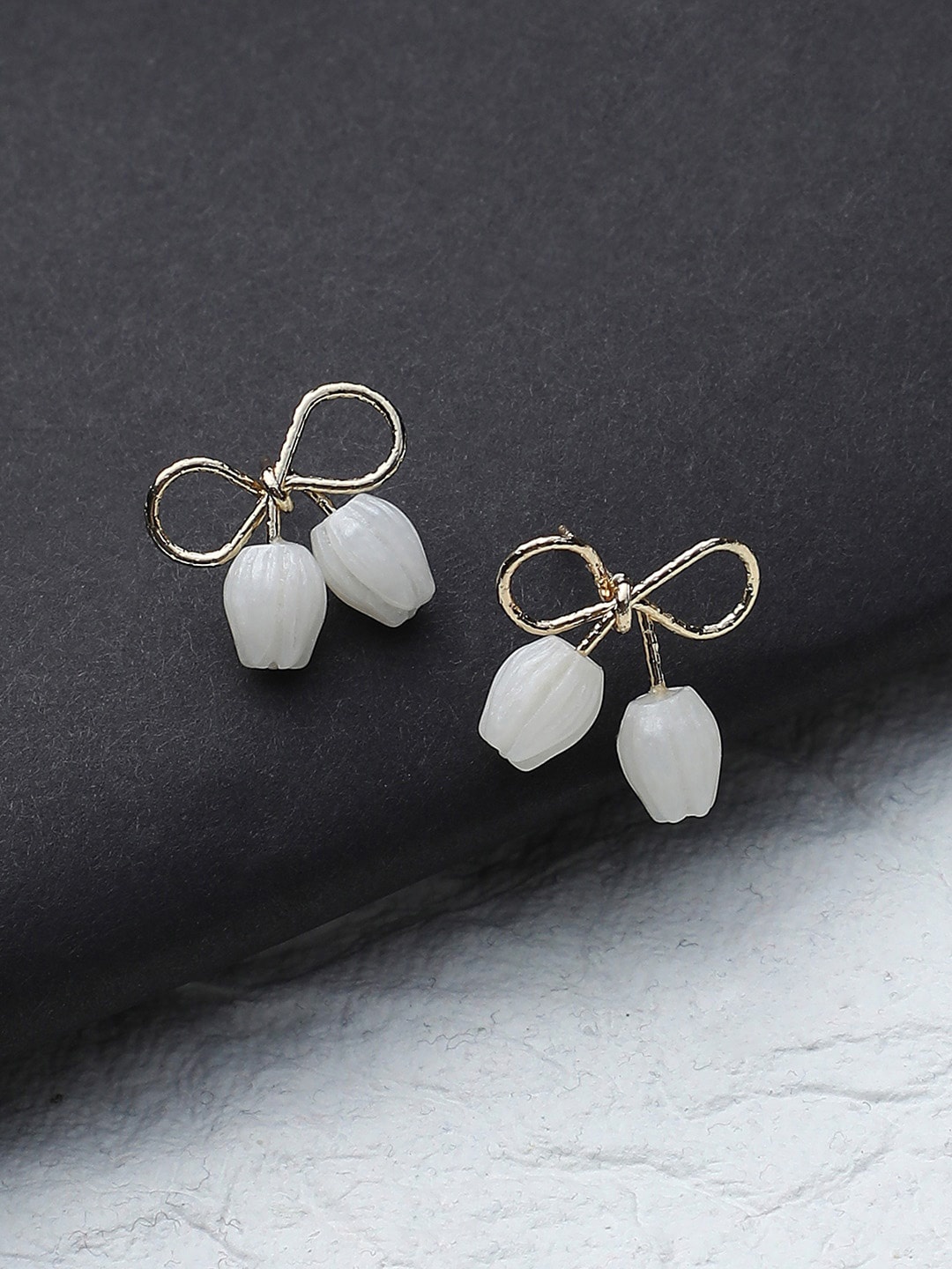 

DressBerry Gold-Plated Contemporary Studs Earrings, White