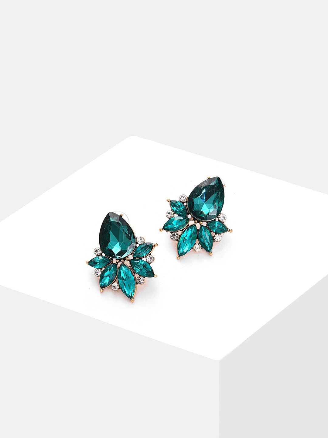 

DressBerry Gold-Plated Contemporary Studs Earrings