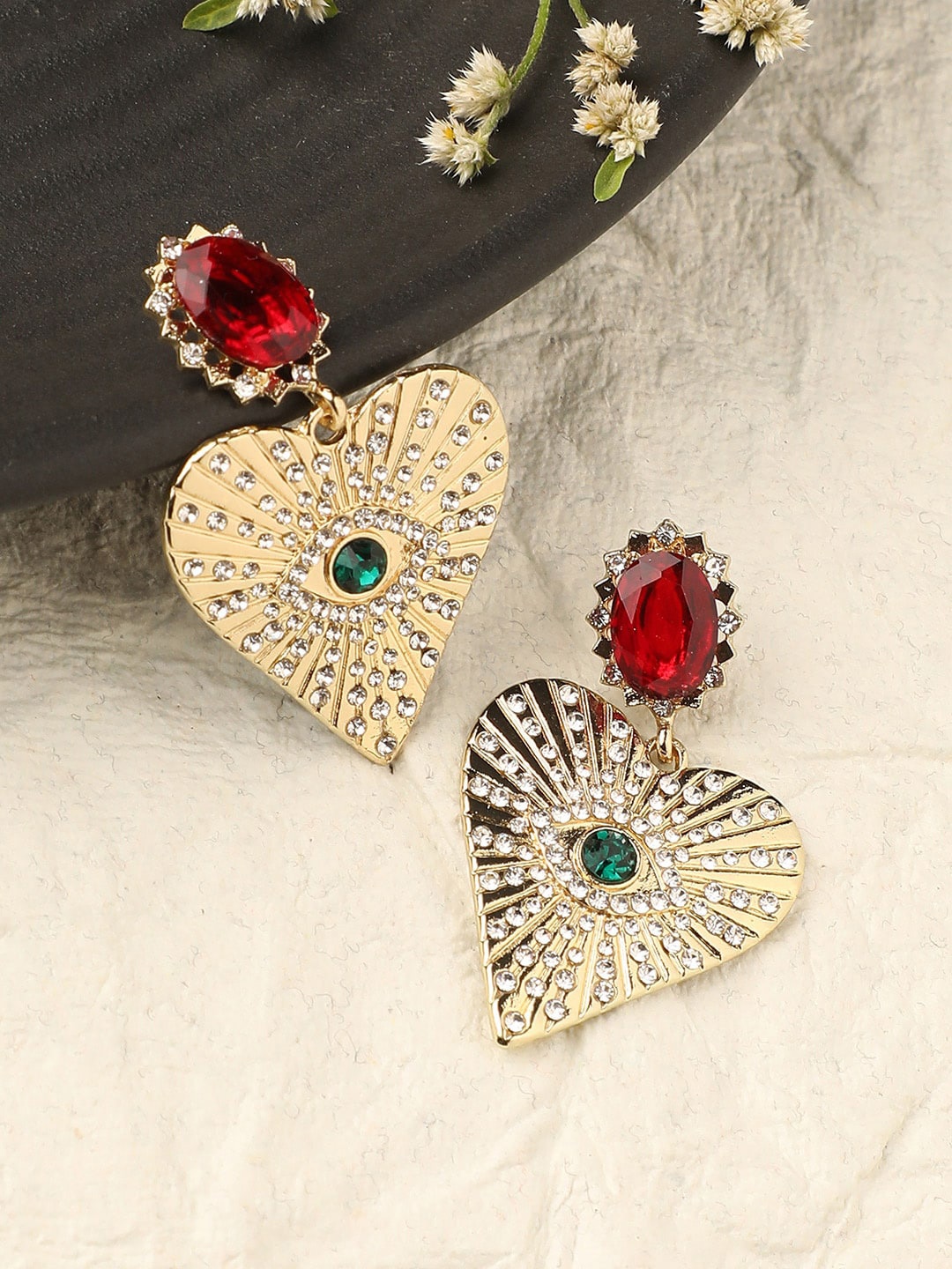 

DressBerry Gold-Plated Heart Shaped Drop Earrings