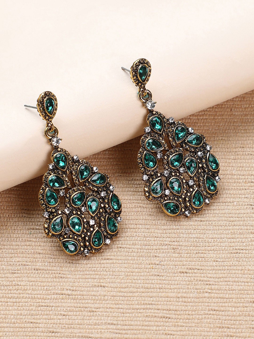 

DressBerry Gold-Plated Contemporary Drop Earrings