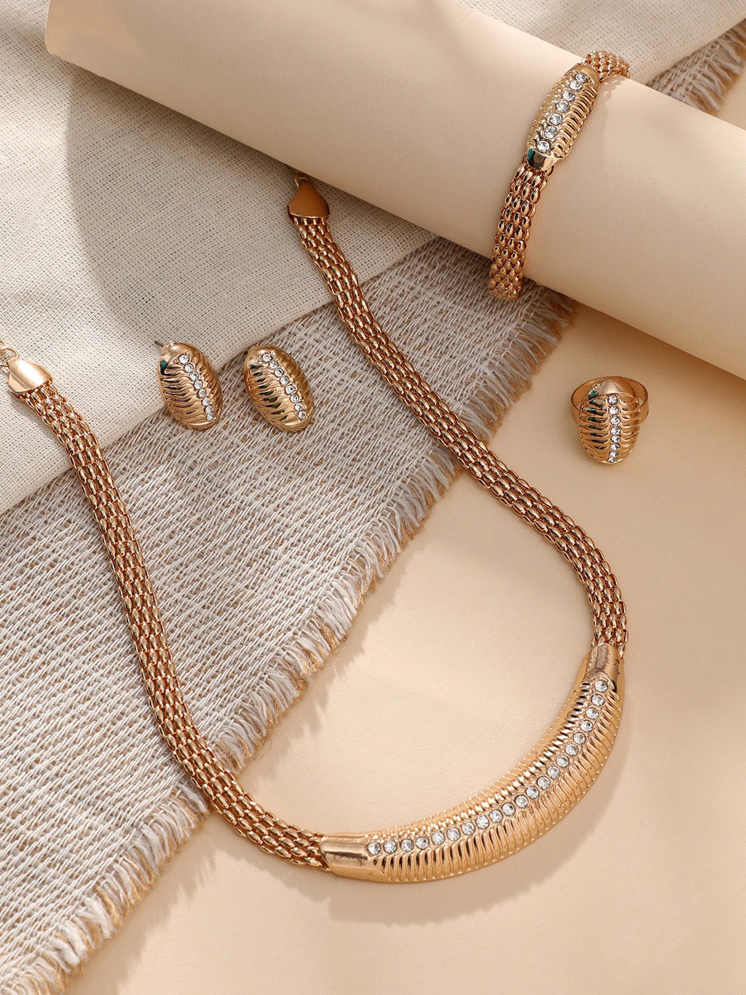 

DressBerry Gold-Toned Gold-Plated Stone Studded Jewellery Set
