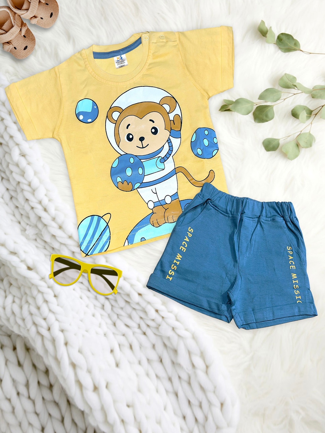 

BAESD Infants Printed T-Shirt With Shorts, Yellow