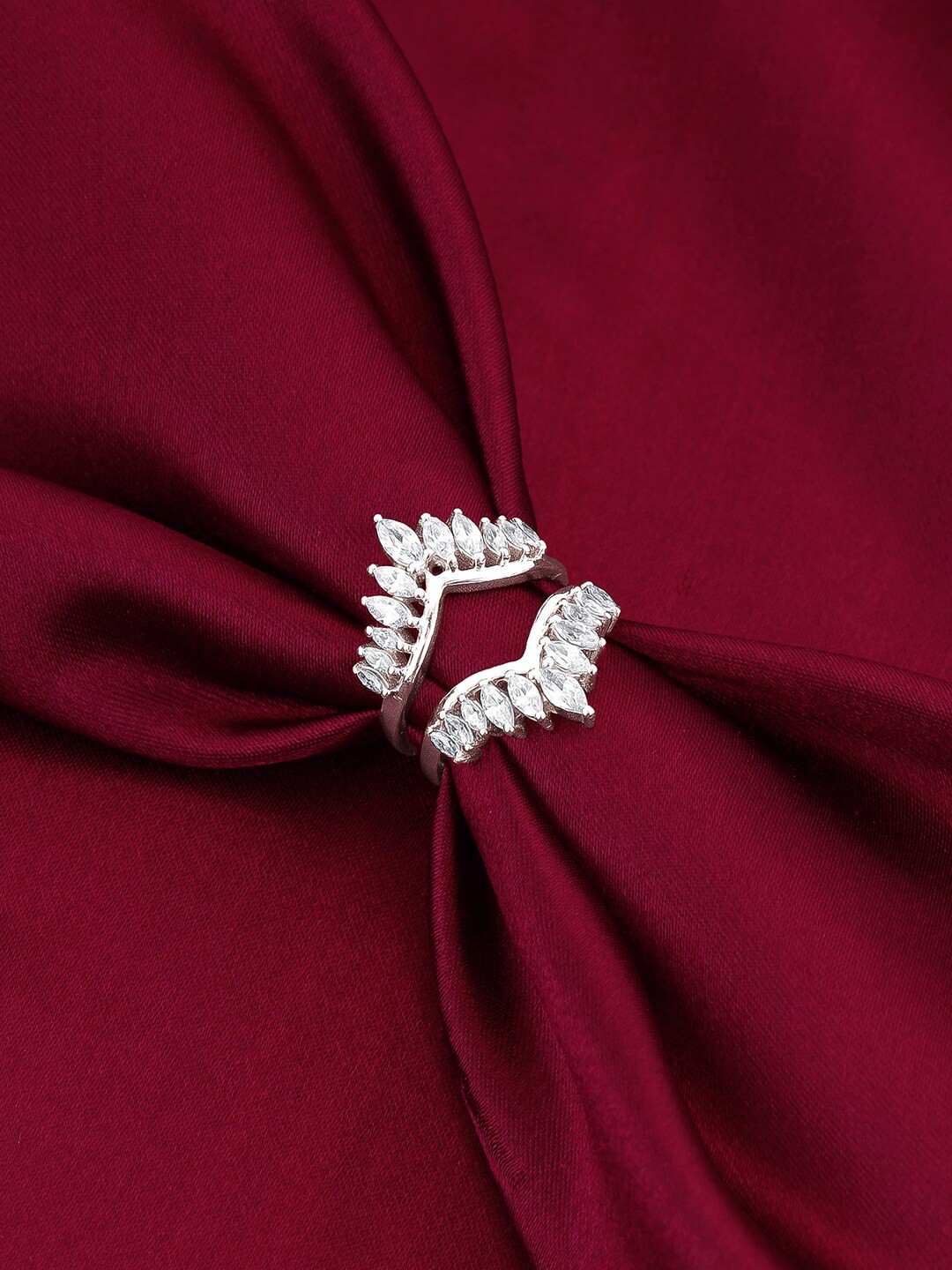 

GIVA 92.5 Sterling Silver Rhodium Plated Cubic Zirconia Studded Finger Ring