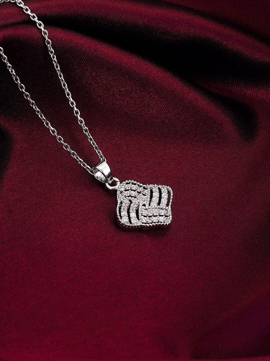 

GIVA Rhodium-Plated Contemporary 92.5 Sterling Silver Pendant with Chain