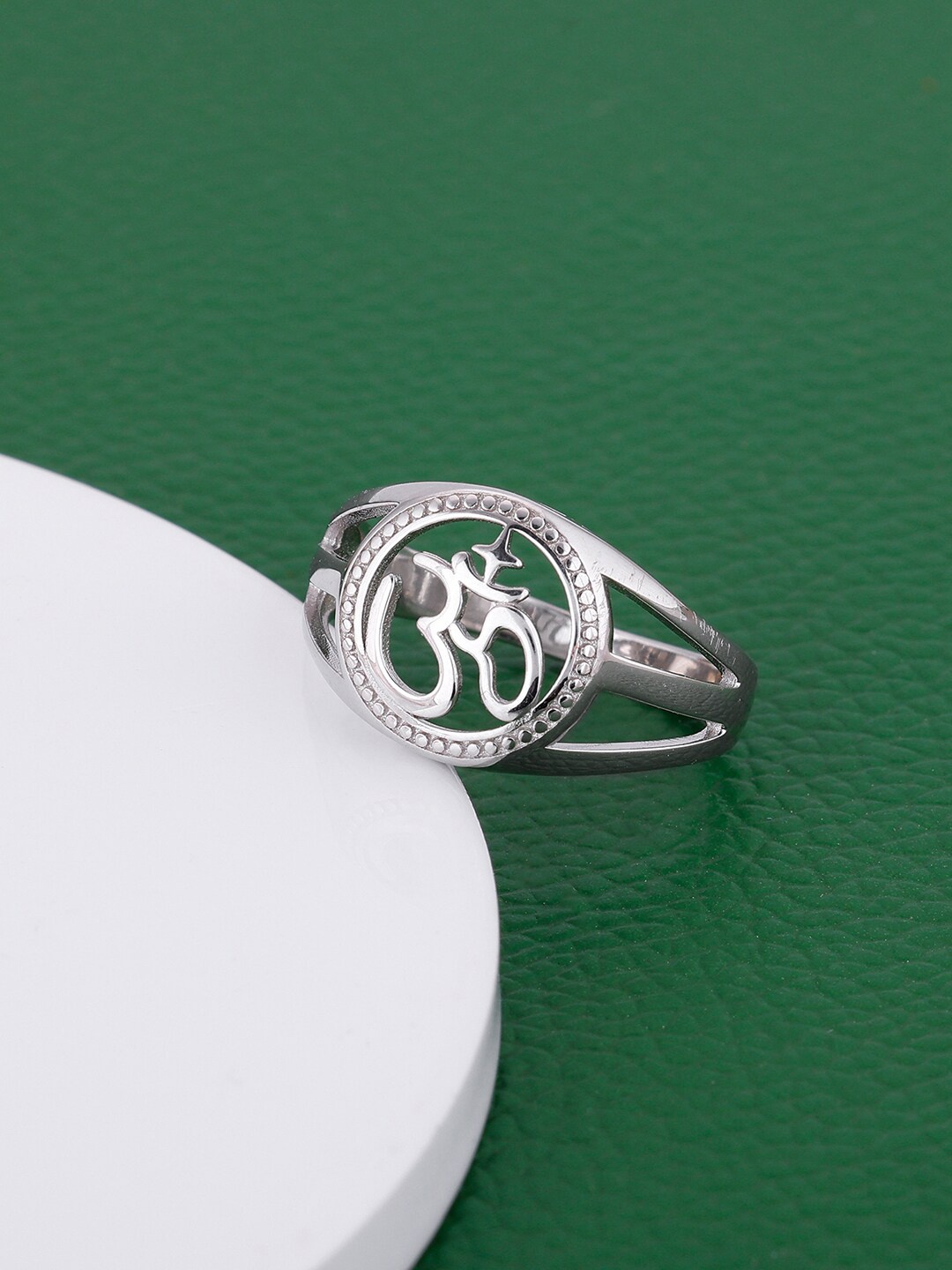 

GIVA Men 92.5 Sterling Silver Rhodium-Plated Stones Studded Om Finger Ring