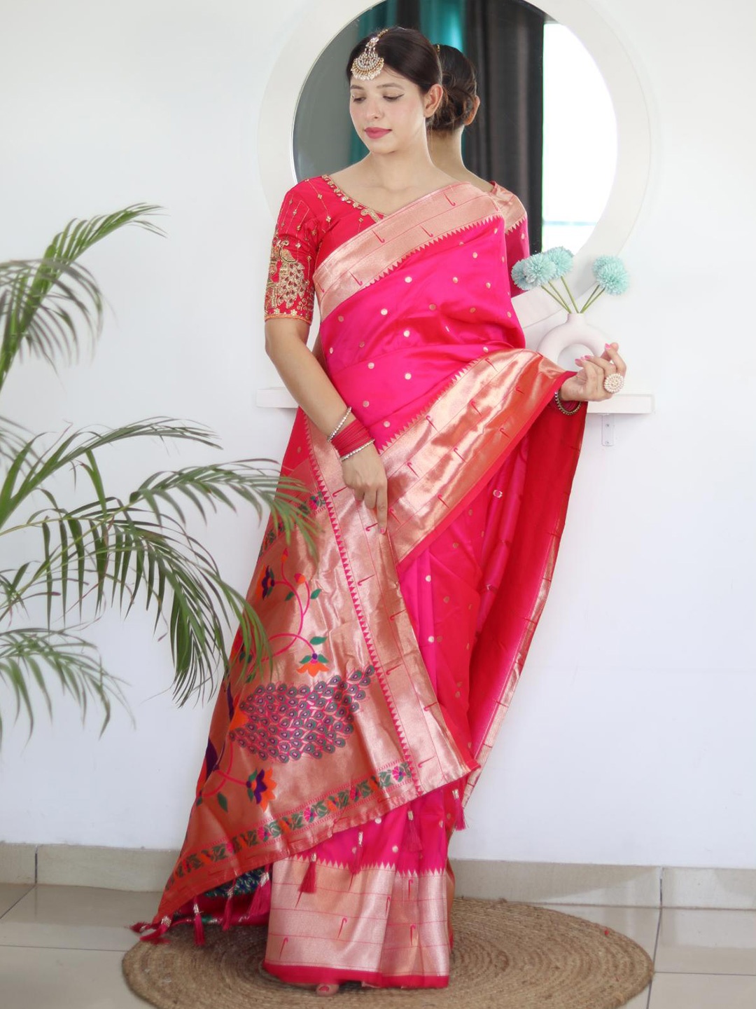 

Spetila Polka Dots Woven Design Zari Pure Silk Paithani Saree, Pink
