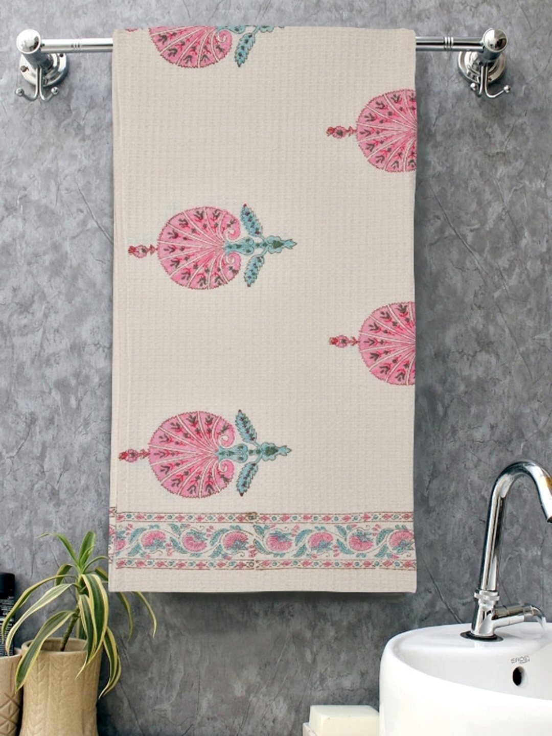 

BLOCKSOFJAIPUR Pink & Off White Printed Cotton Bath Towel