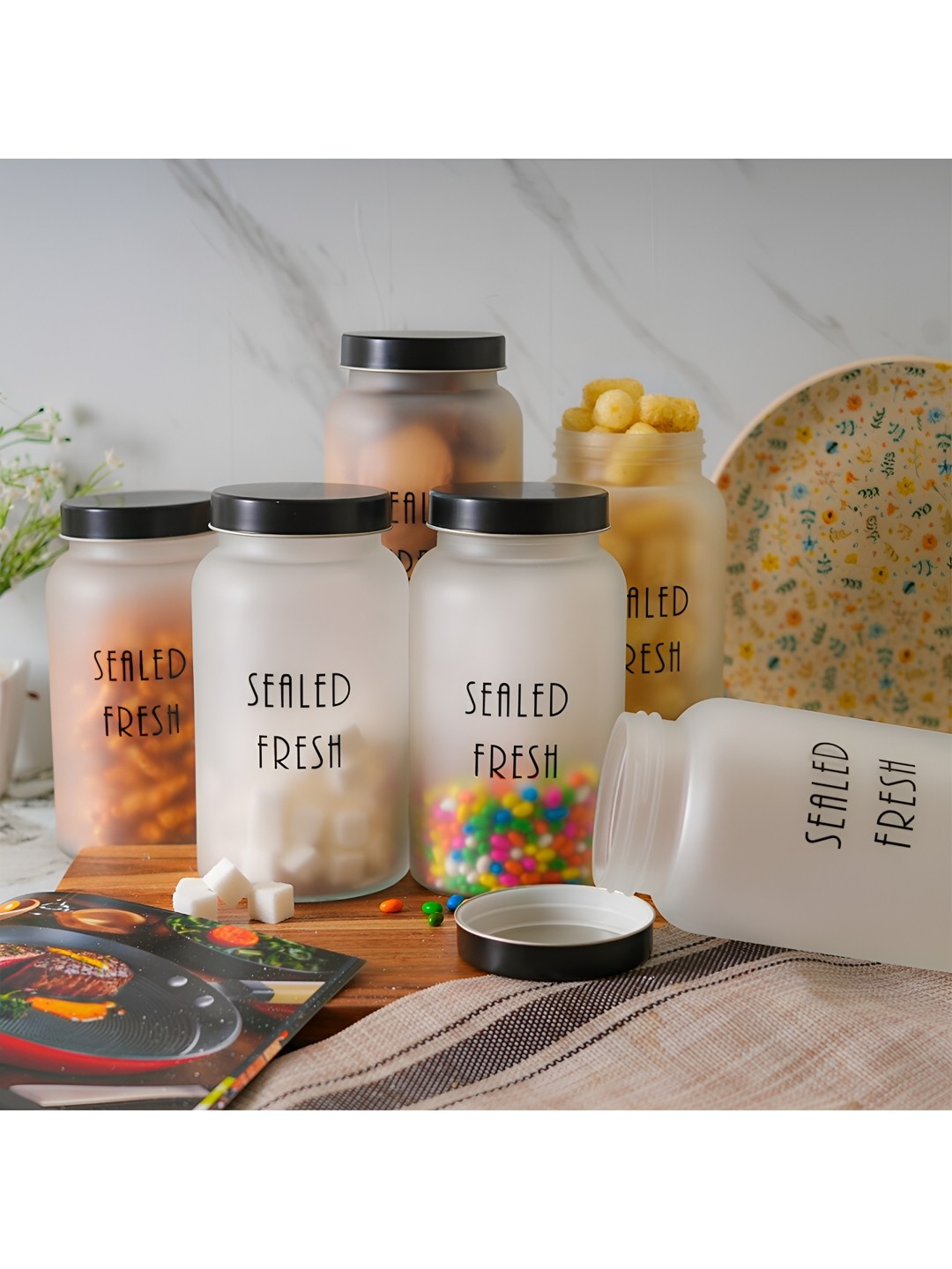 

Femora Transparent & Black 6 Pieces Dishwasher Safe Glass Food Container 1.5 L Each