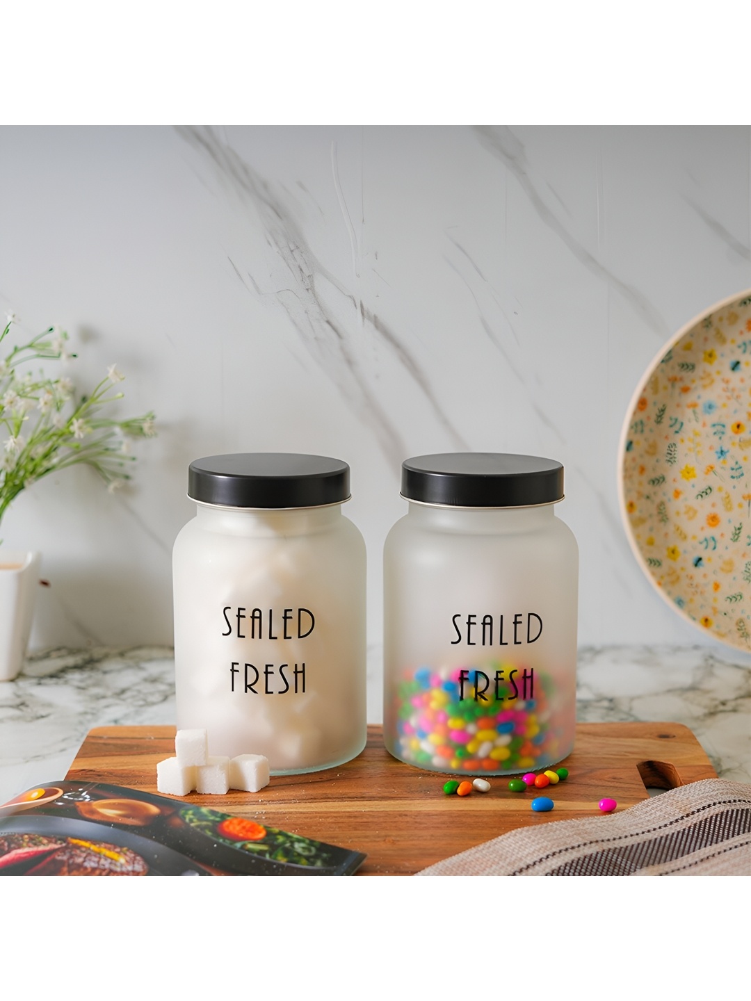 

Femora Transparent & Black 2 Pieces Dishwasher Safe Glass Food Containers 1 L Each