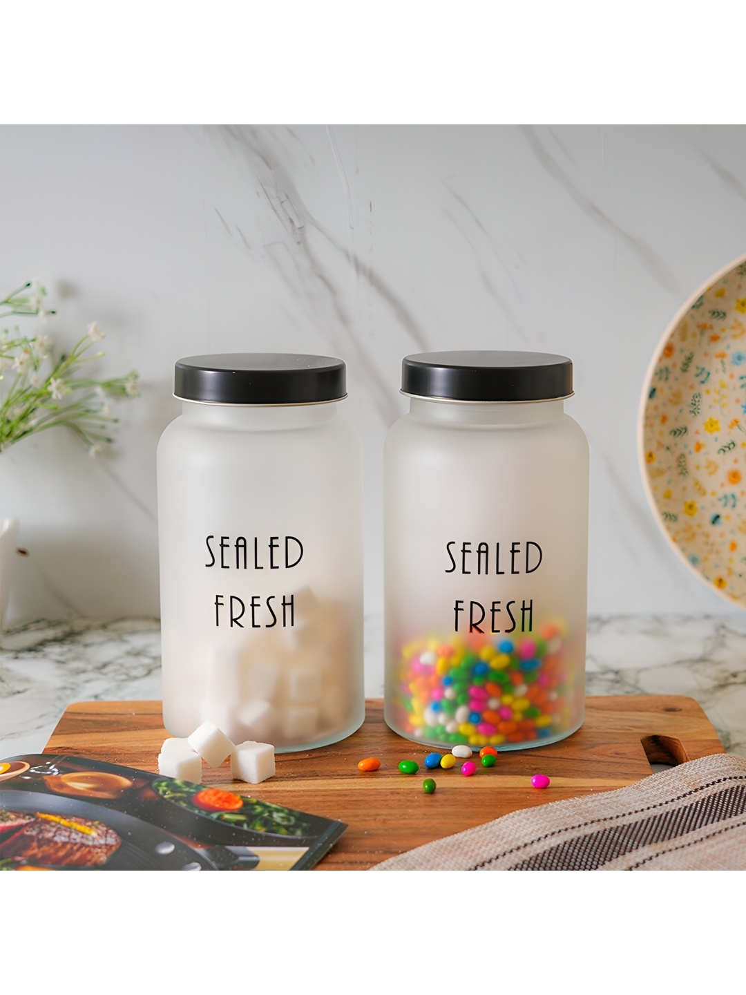 

Femora Transparent & Black 2 Pieces Dishwasher Safe Glass Food Containers 1.5 L Each