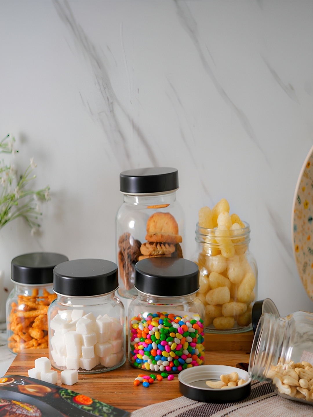 

Femora Transparent & Black 6 Pieces Dishwasher Safe Glass Food Containers 700 ml Each