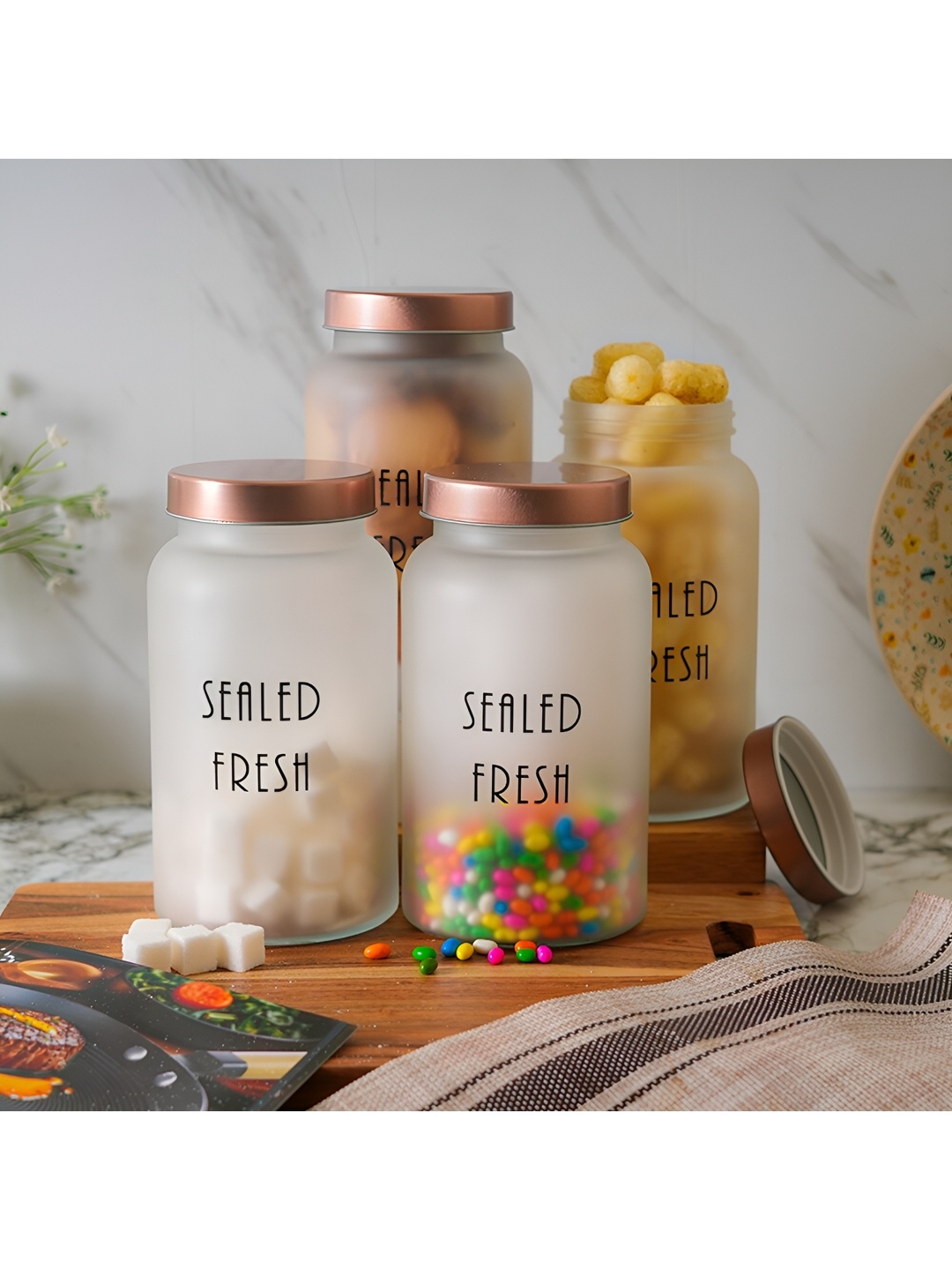 

Femora Transparent & Rose Gold 4 Pieces Dishwasher Safe Glass Food Containers 1.5 L Each