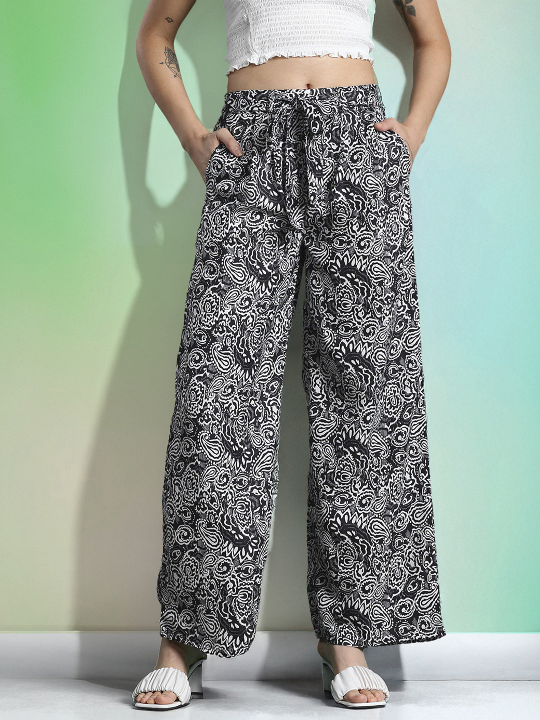 

DressBerry Women Ethnic Motifs Printed Regular Trousers, Black