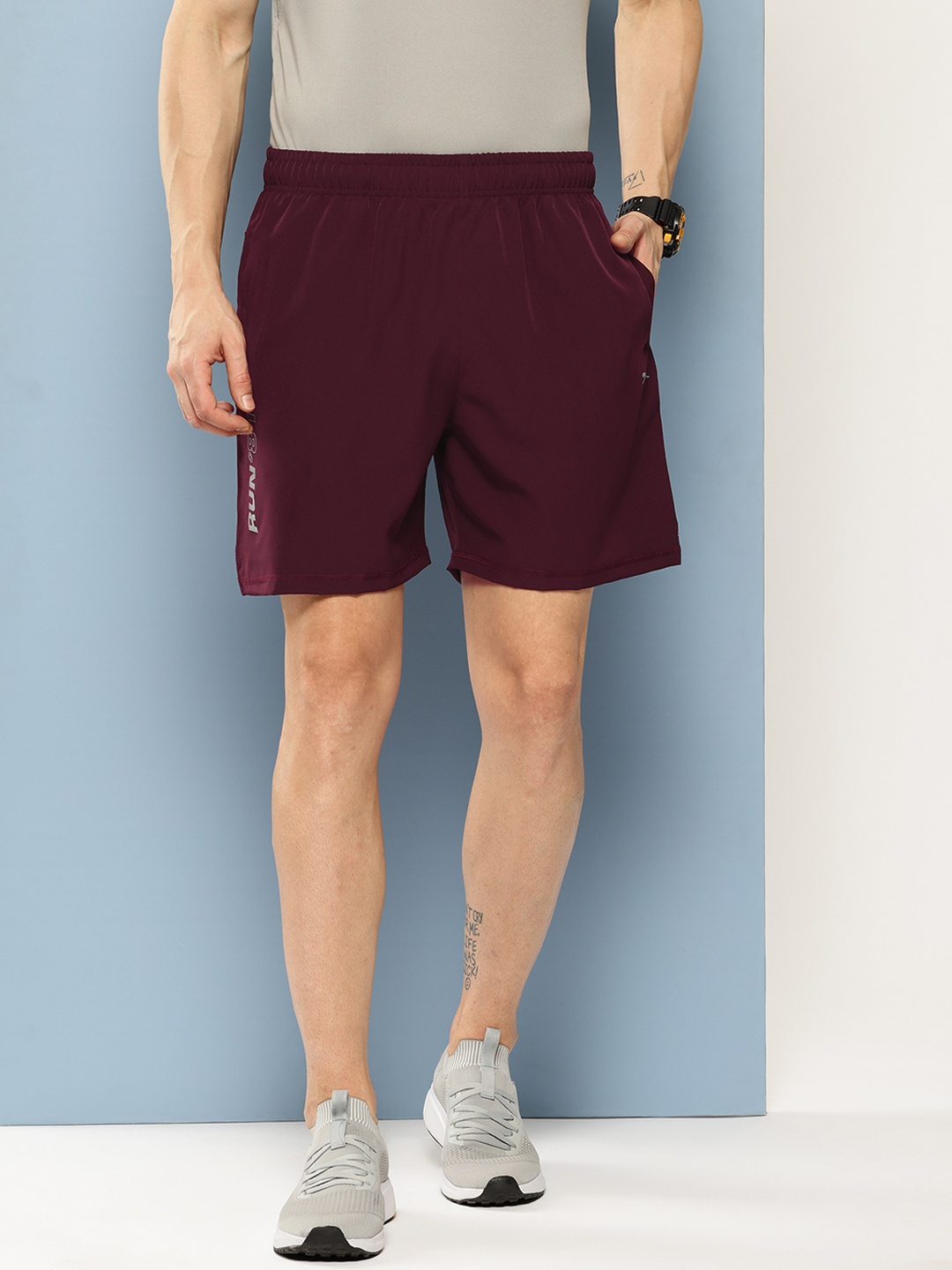 

Slazenger Men Running Sports Shorts, Burgundy