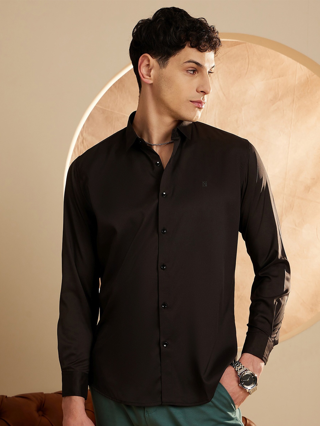 

DENNISON Men Satin Wrinkle Free Shirt, Black