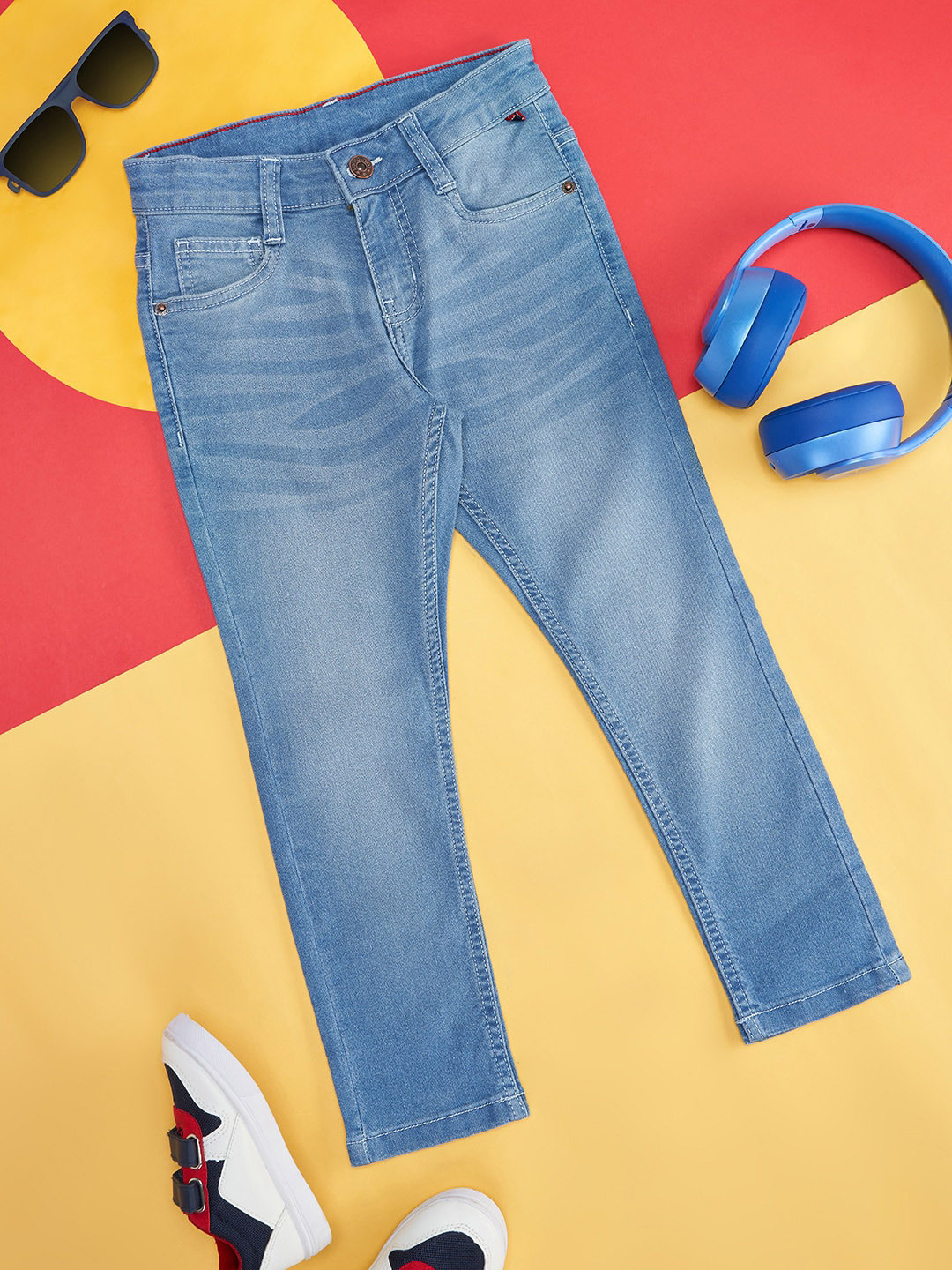 

Pantaloons Junior Boys Clean Look Light Fade Stretchable Jeans, Blue