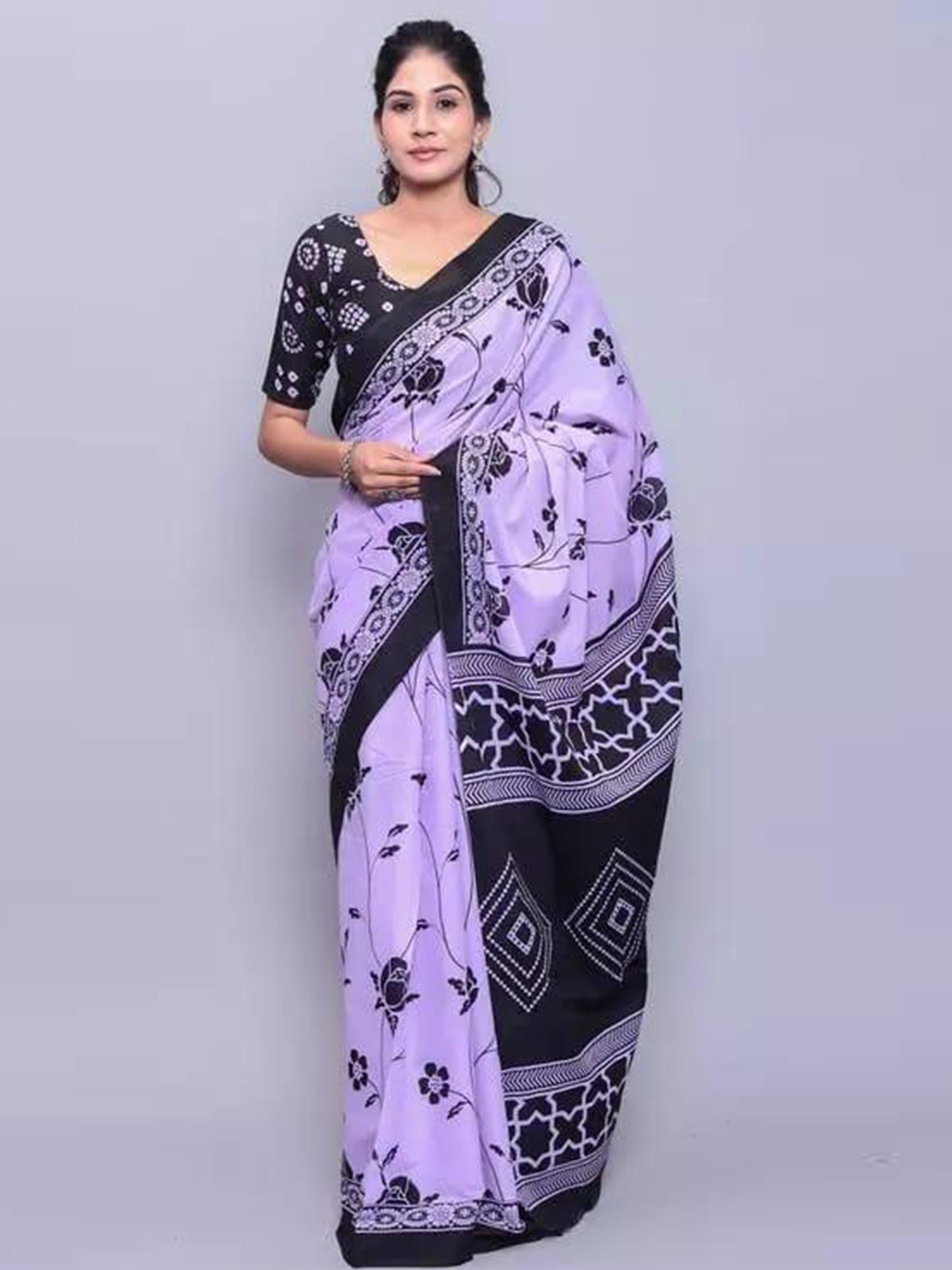

clothonus Floral Printed Block Print Saree, Purple
