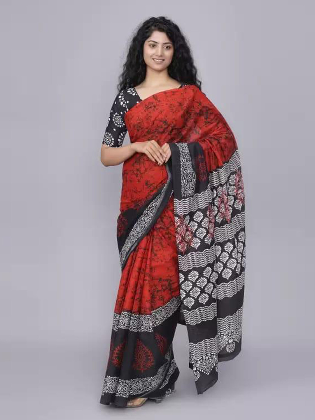 

clothonus Tie and Dye Block Print Saree, Red
