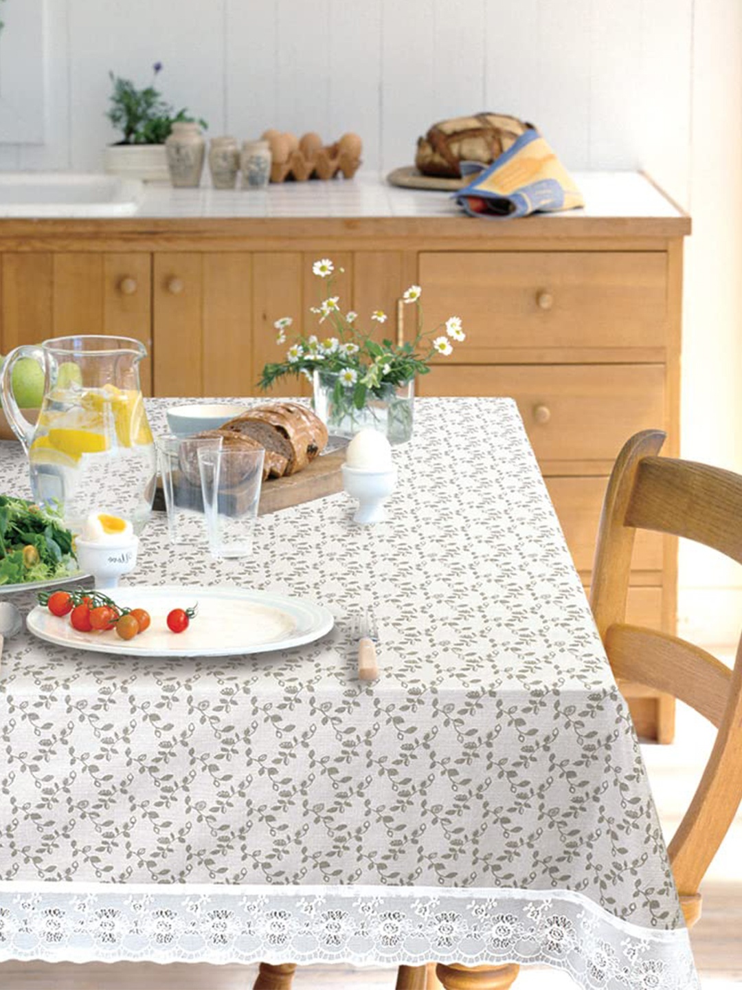 

Freelance Beige & White Floral 1.52 m X 1.52 m Rectangle Table Cover