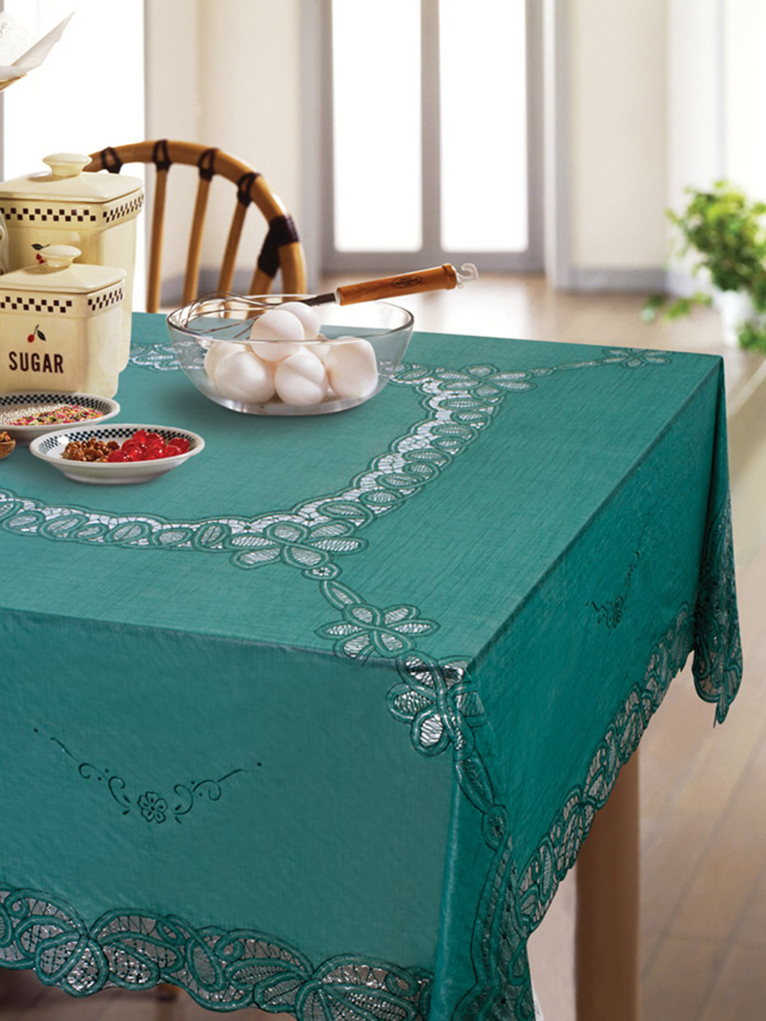 

Freelance Green Floral Printed Rectangle Waterproof Highly Durable 6-Seater Table Cover