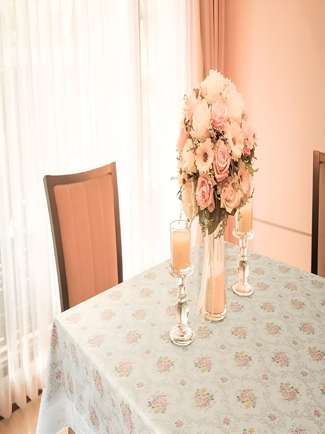 

Freelance Beige & Pink Floral 4 Seater Lace Waterproof Table Cover