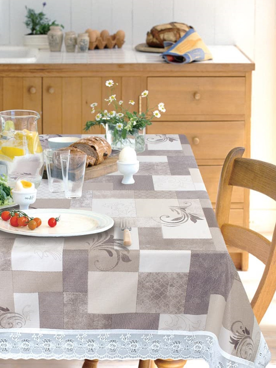 

Freelance Brown Geometric Waterproof 4-Seater Table Cover
