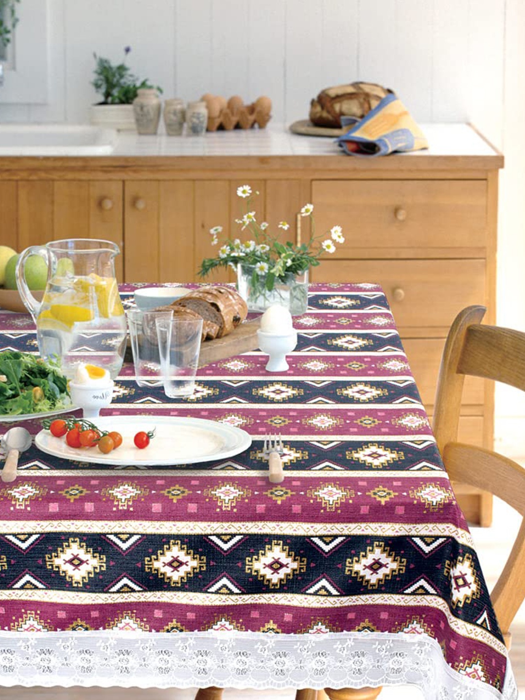 

Freelance Red & White Geometric 91 cm X 1.52 m Rectangle Table Cover