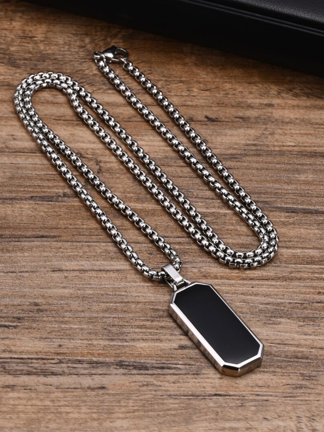 

SALTY Men Cutting-Edge Reversible Pendant With Chain, Silver