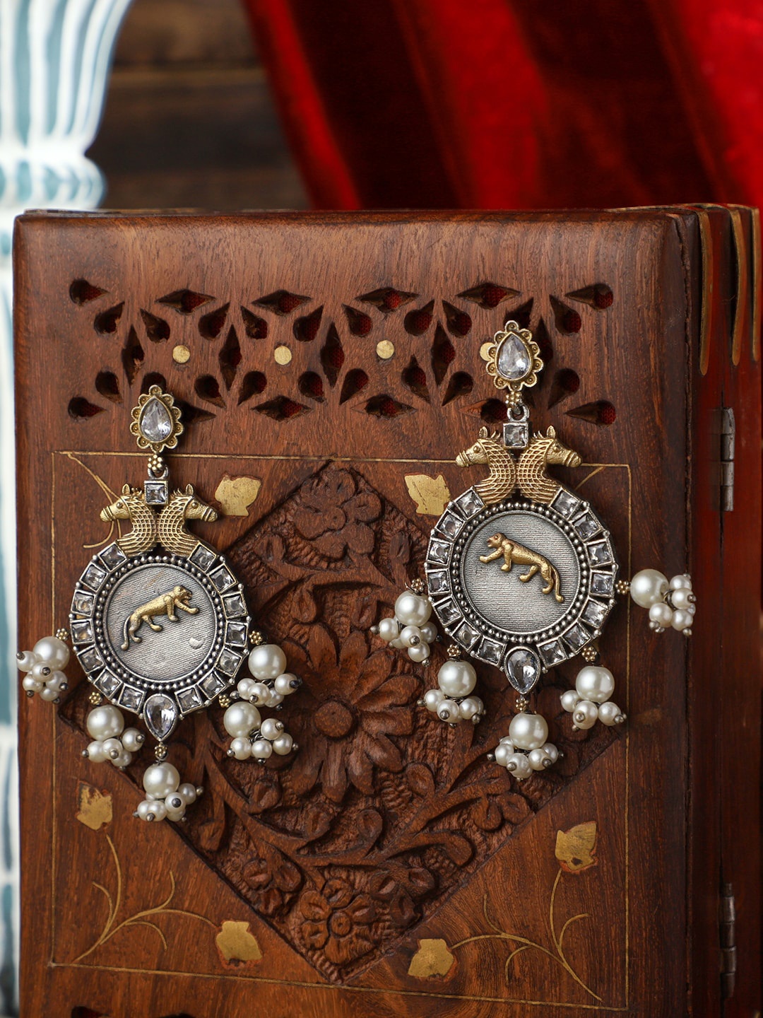 

PATOLA BY VJ 92.5 Silver-Plated Contemporary Drop Earrings